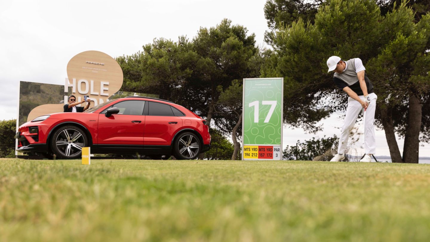 Porsche Macan Turbo Electric, Hole-in-One-Preis, Porsche Golf Cup World Final, Club de Golf Alcanada, Mallorca, Spanien, 2024, Porsche AG
