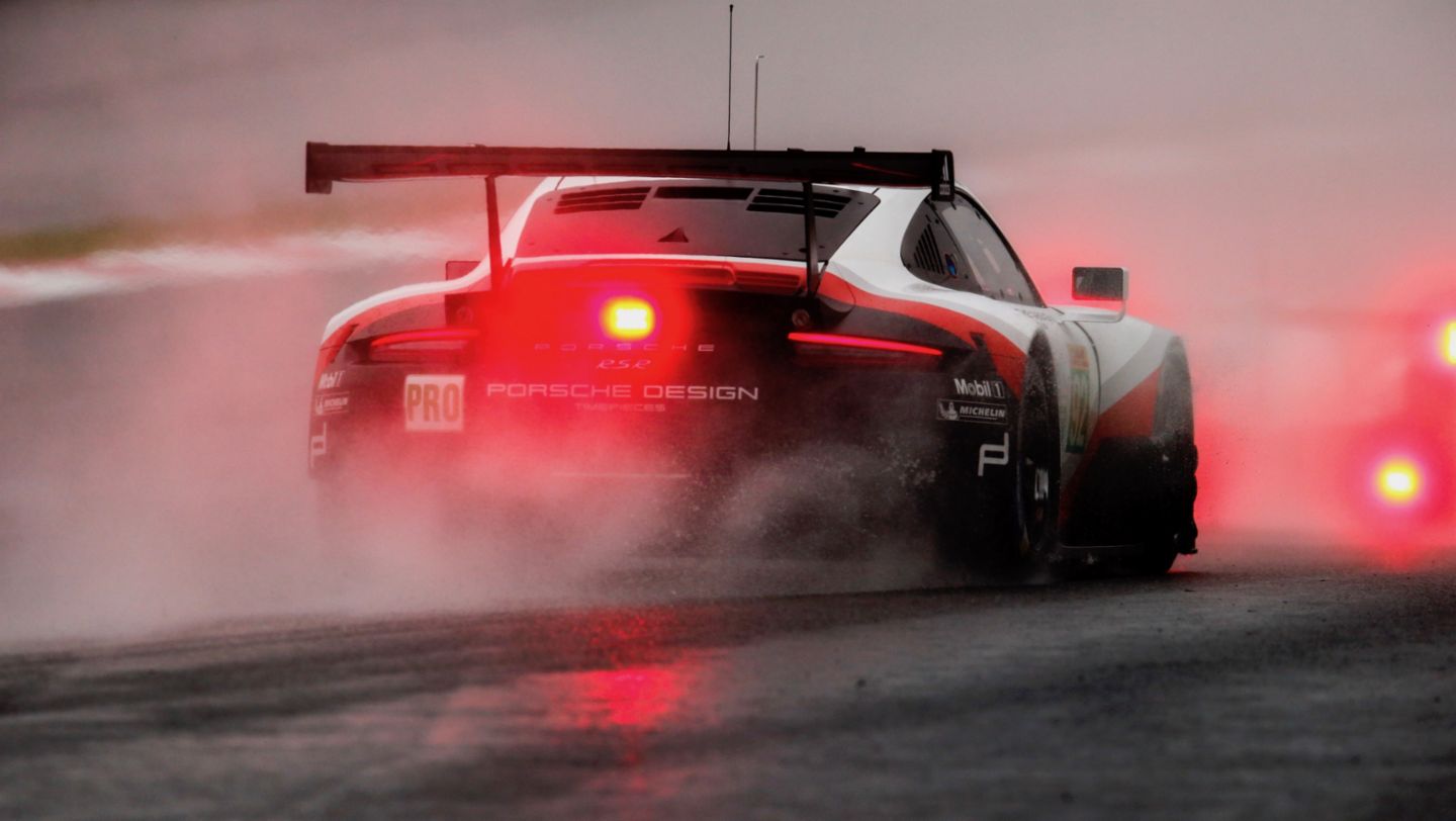 911 RSR, Michael Christensen, Kevin Estre, free practice, Fuji, 2017, Porsche AG