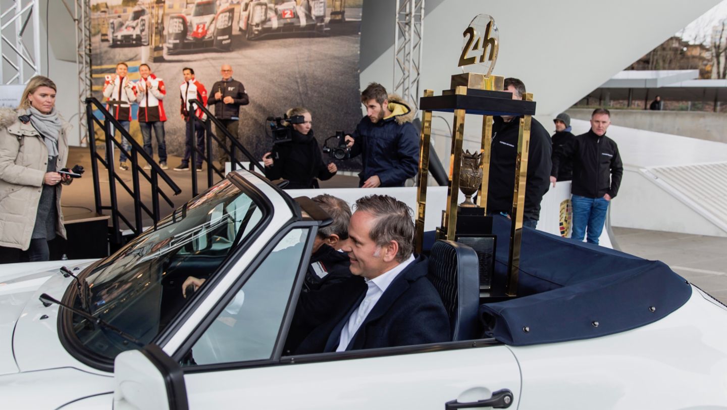 Fritz Enzinger, Oliver Blume, l-r, Le Mans trophy, Porsche Museum, 2017, Porsche AG