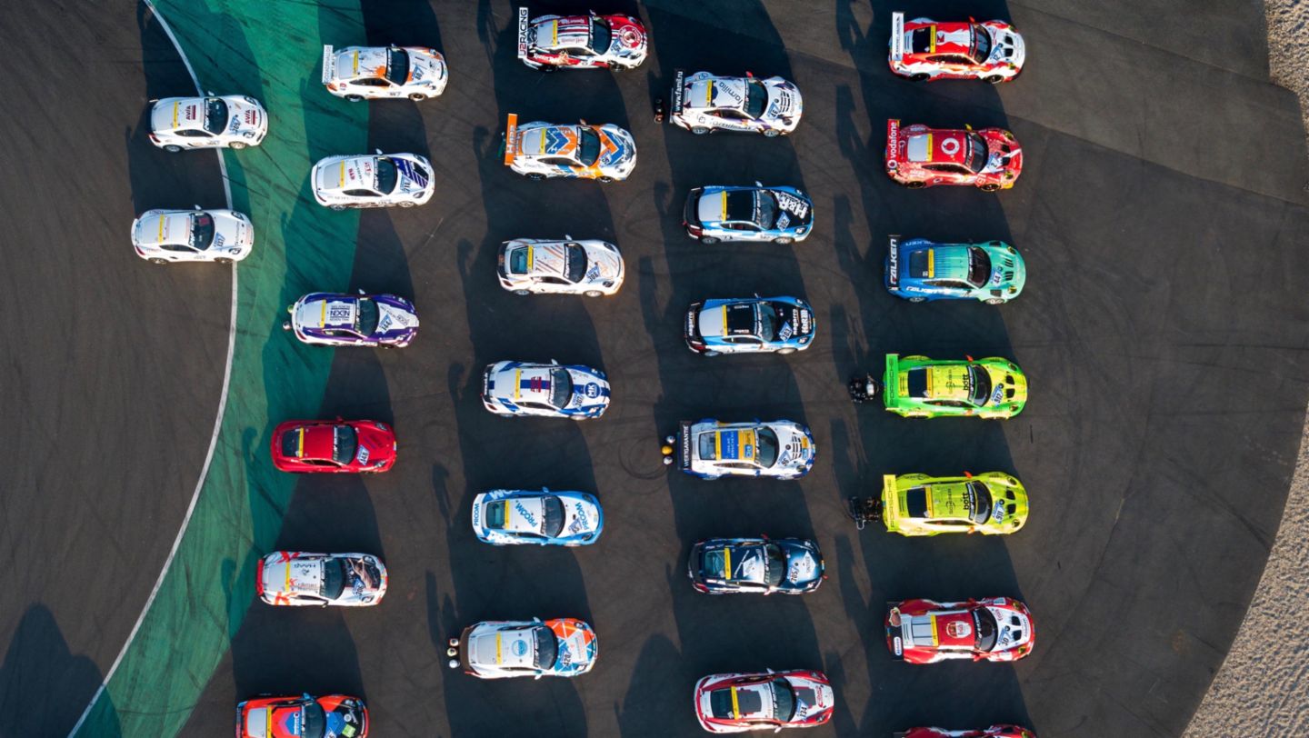 自由练习赛中的911 GT3 R