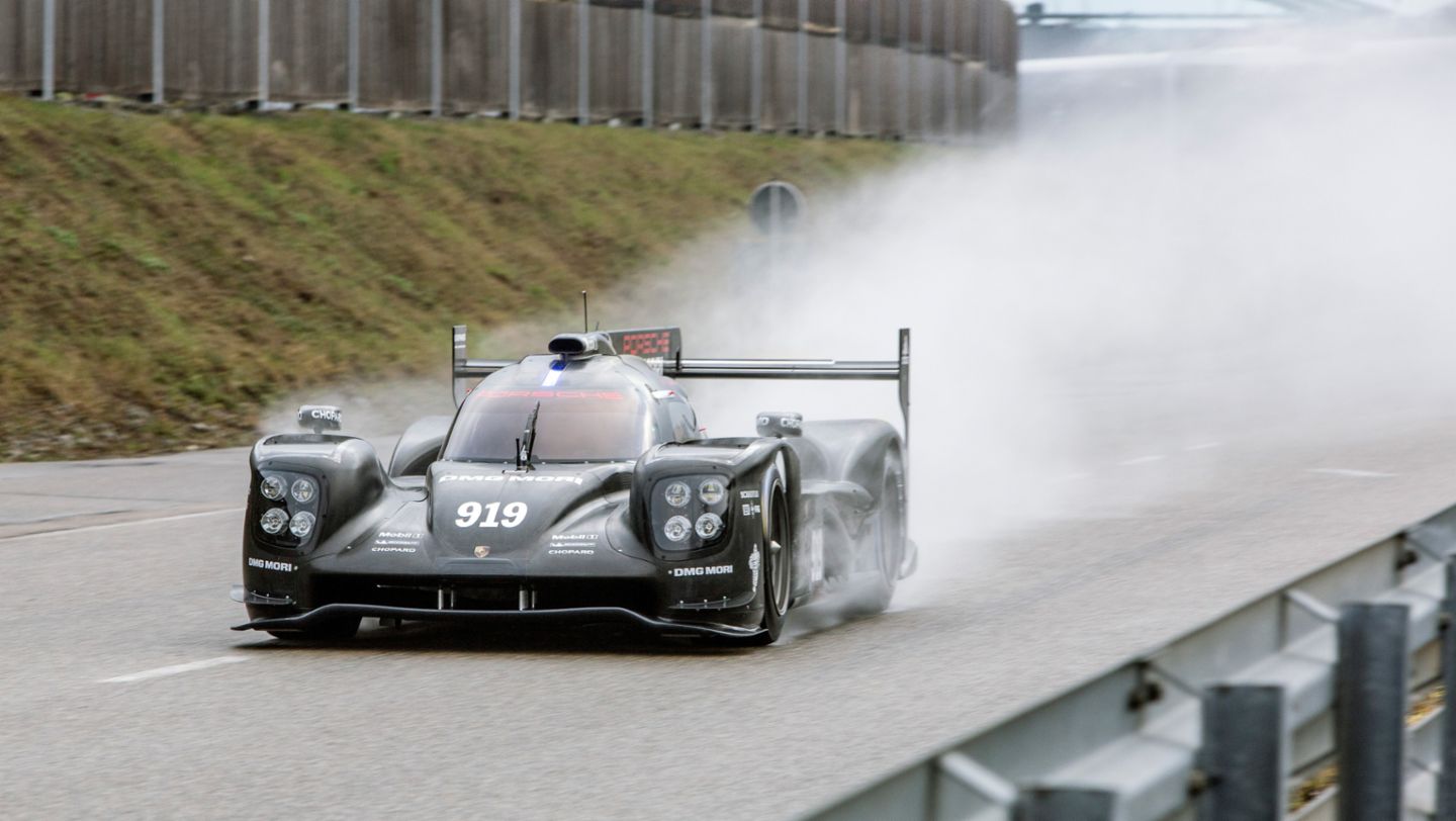 The new 919 Hybid on his track debut