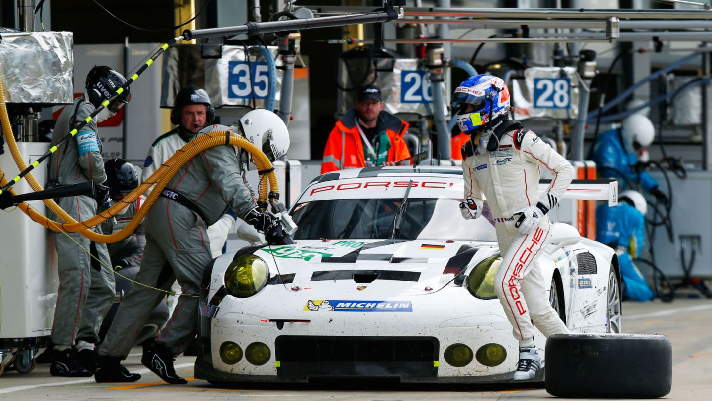 Porsche 911 RSR (92), Porsche Team Manthey, Silverstone 2015, Porsche AG
