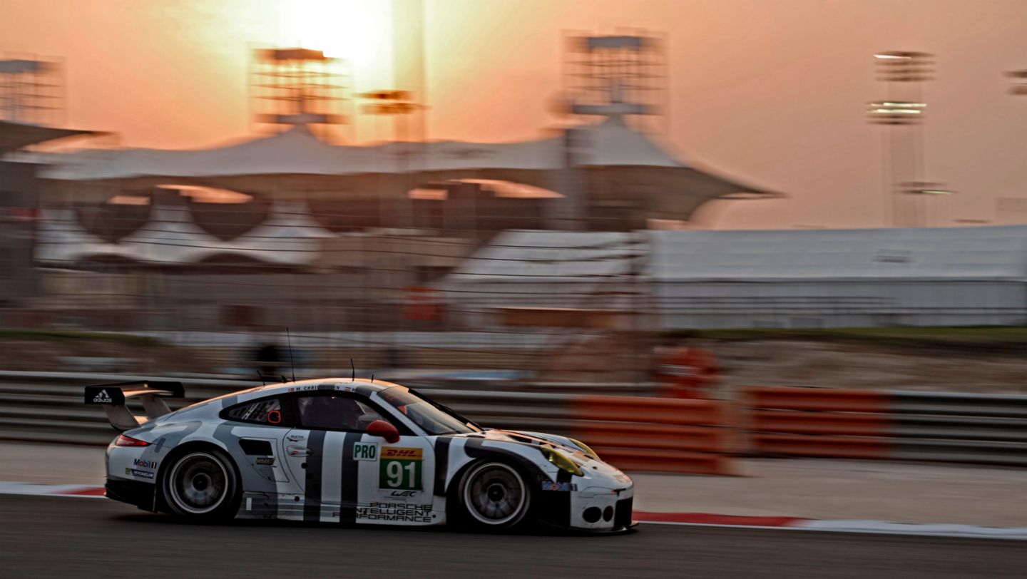 Porsche 911 RSR (91), Porsche Team Manthey: Richard Lietz, Michael Christensen, WEC Bahrain 2015, Porsche AG