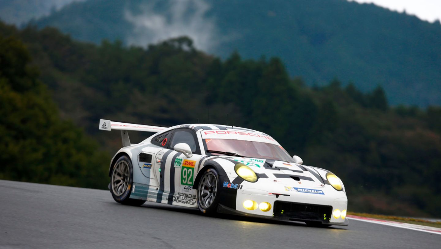 Porsche 911 RSR (92), Porsche Team Manthey: Patrick Pilet, Frederic Makowiecki, FIA WEC, Fuji 2015, Porsche AG