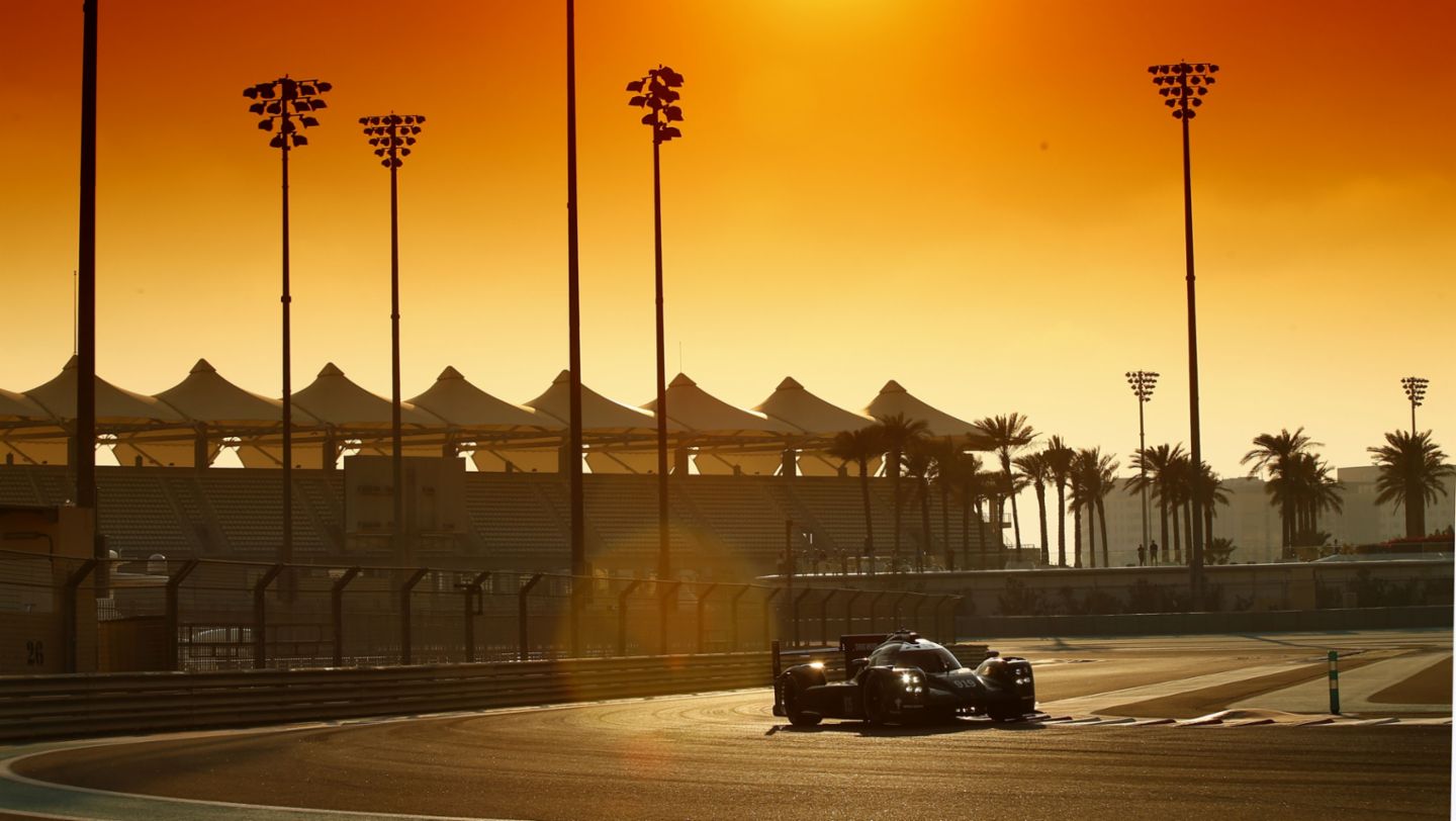 Porsche 919 Hybrid, Porsche Team: Timo Bernhard, Brendon Hartley, Mark Webber, Test Abu Dhabi, 2016, Porsche AG