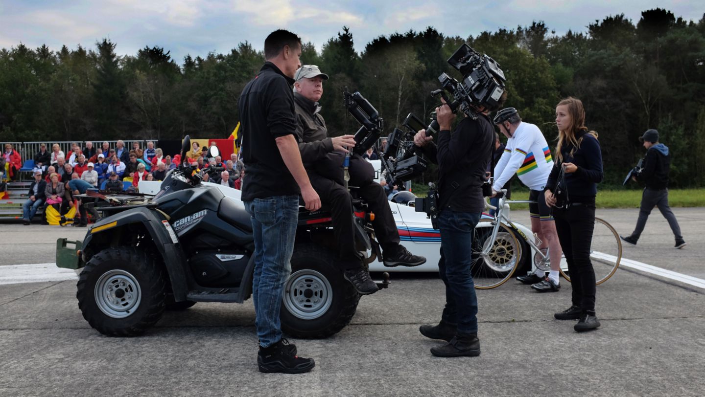Eddy Merckx, former professional racing cyclist, Jacky Ickx, former Porsche race driver, 2014, Porsche AG