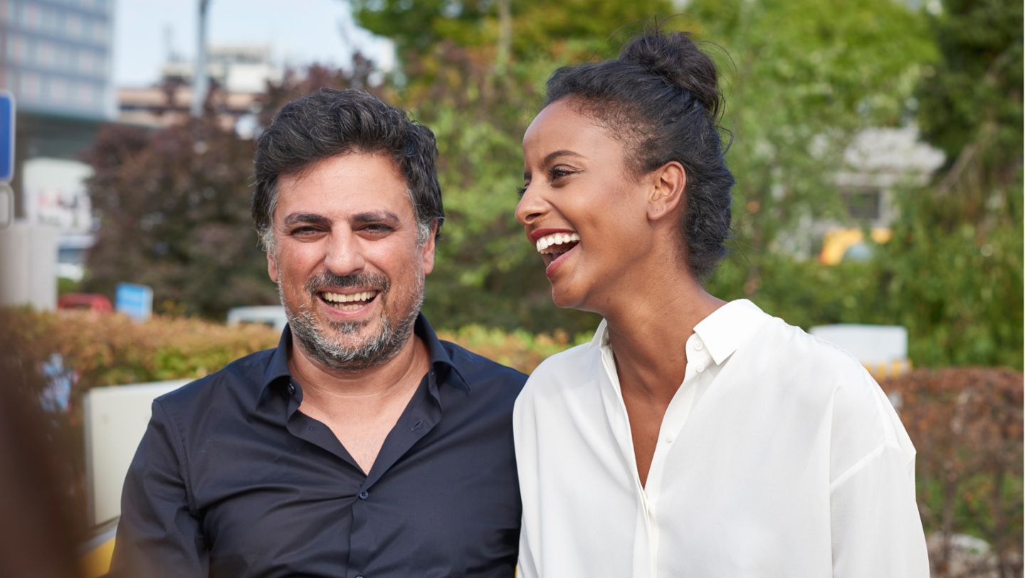 Shan Rahimkhan, Star-Coiffeur, Sara Nuru, Model (l.-r.), 2015, Porsche AG 