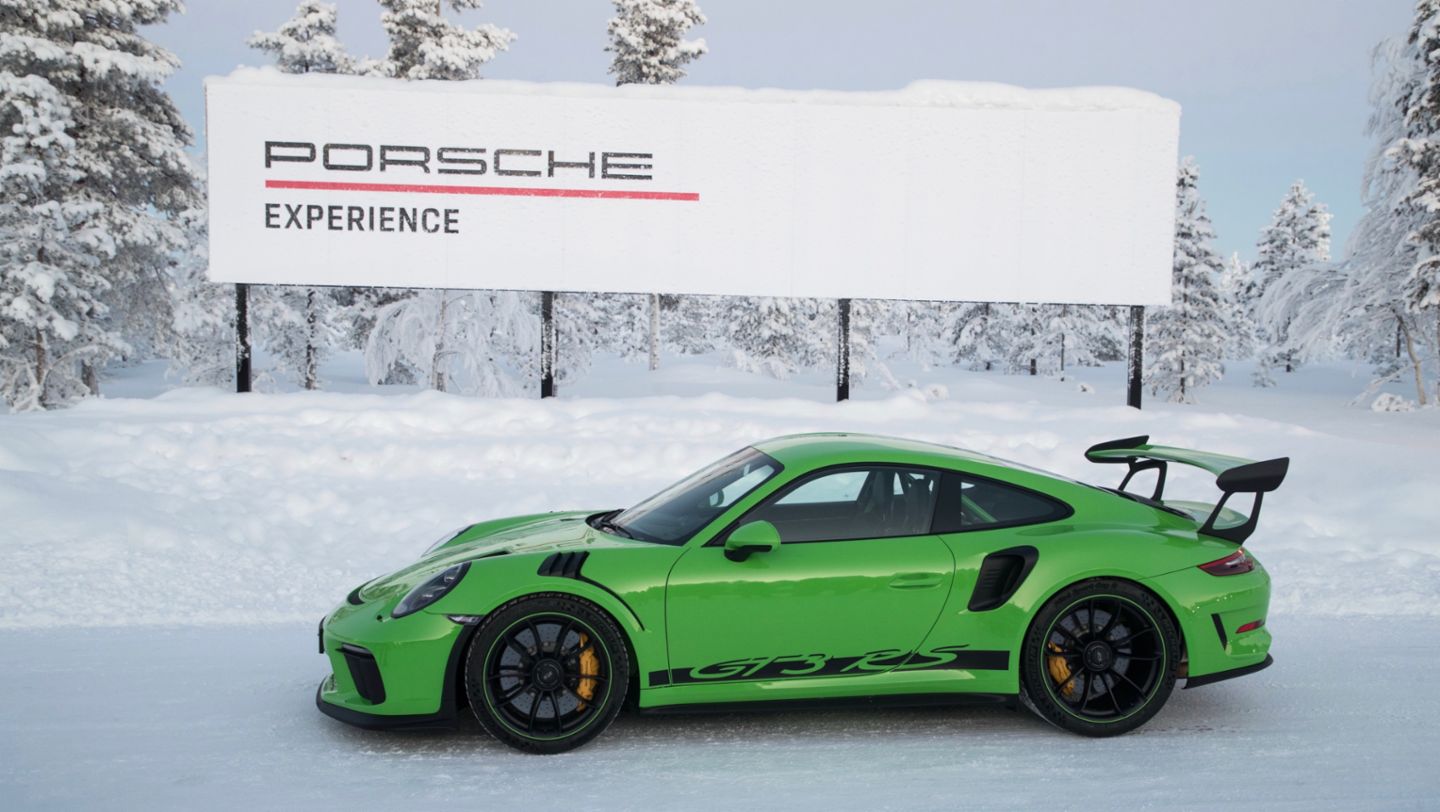 911 GT3 RS 在芬兰的冰雪试驾
