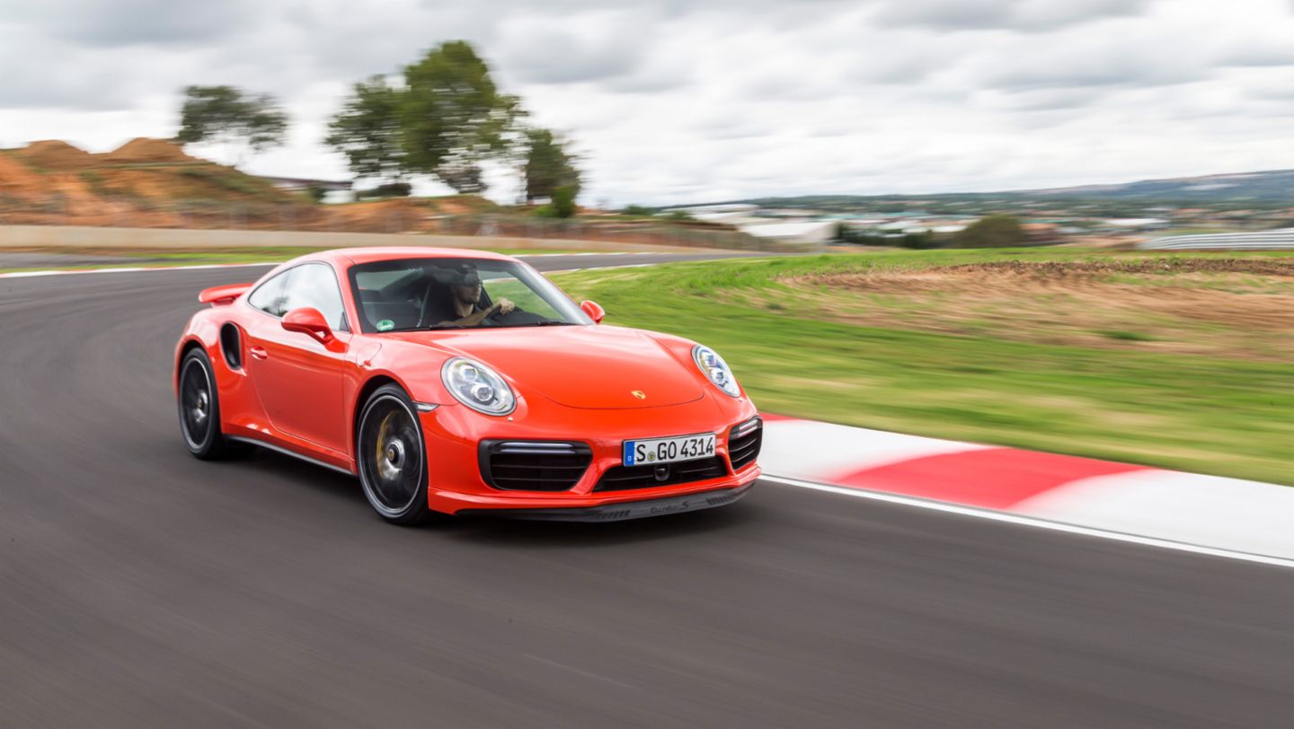 911 Turbo S, Kyalami circuit, Südafrika, Porsche AG, 2016
