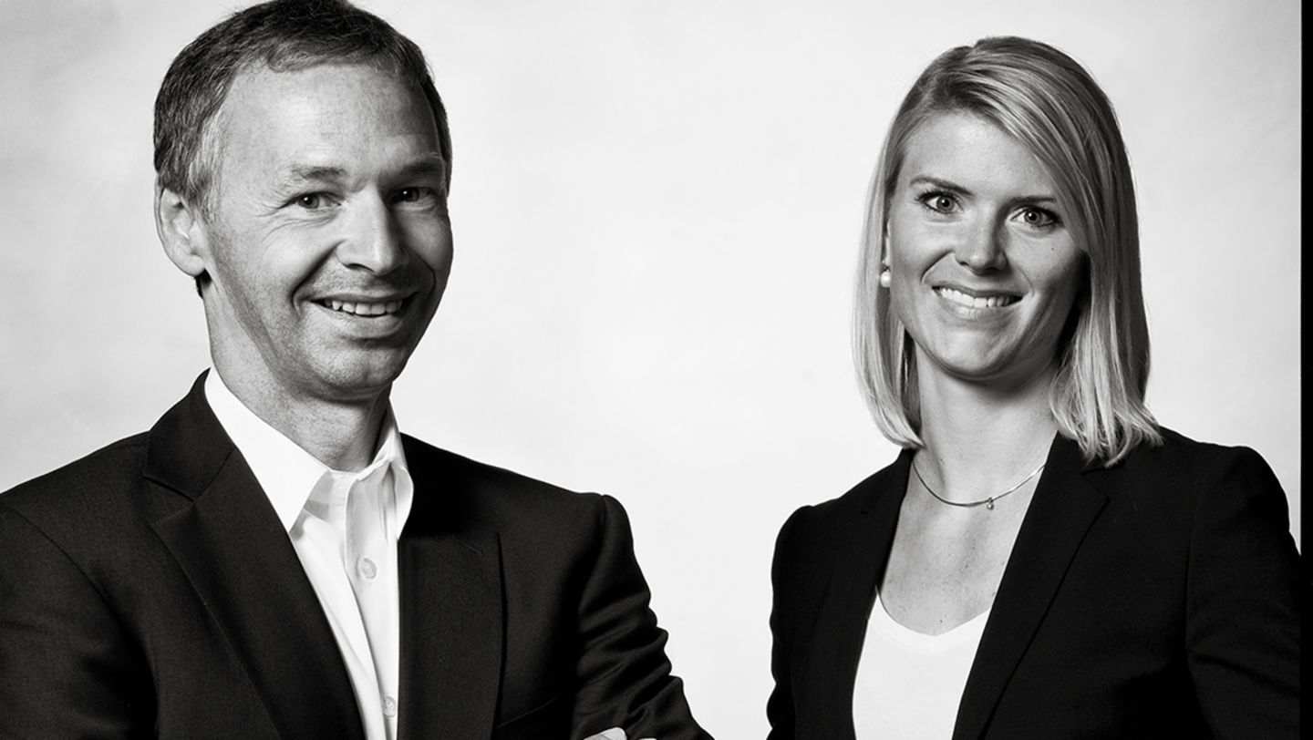 August Achleitner, Leiter Baureihe 911, Jessica Gerlach, Assistentin, Porsche AG