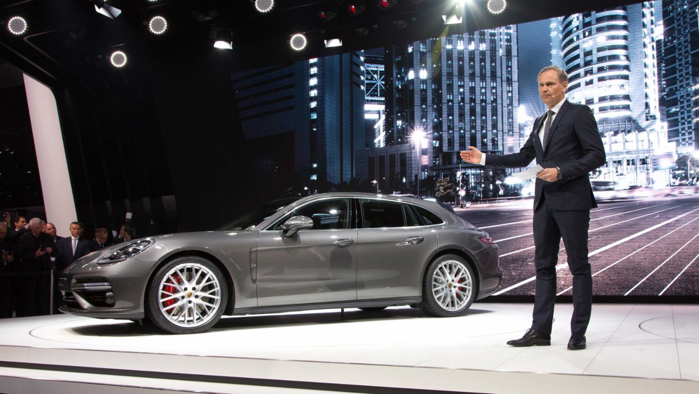 Oliver Blume, Chairman of the Executive Board of Porsche AG, Panamera Turbo Sport Turismo, Geneva International Motor Show, 2017, Porsche AG