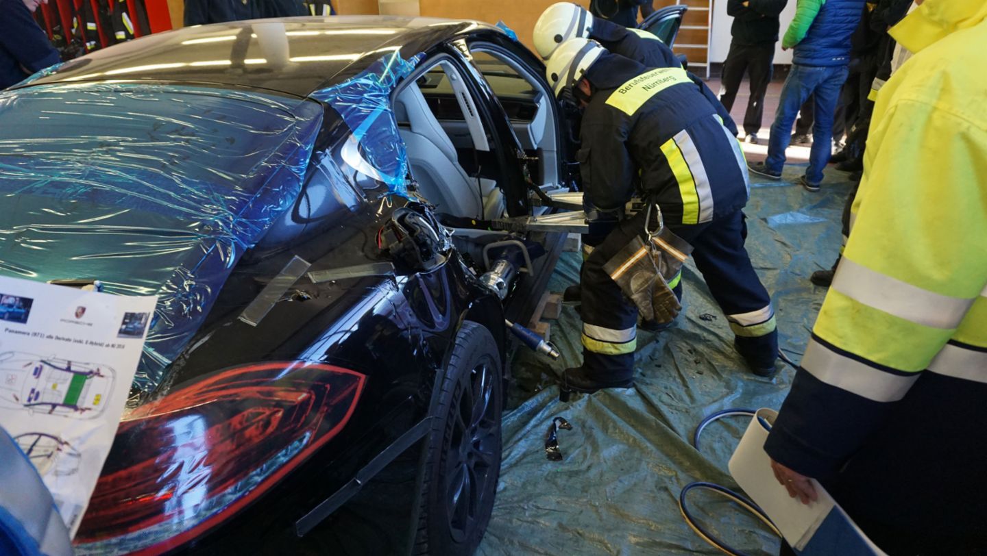 Panamera, cuerpo de bomberos de Nuremberg, 2017, Porsche AG