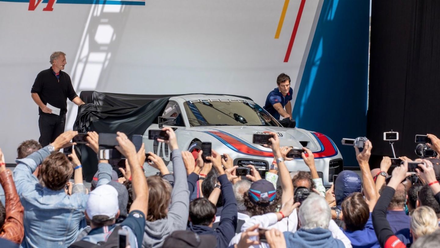 Detlev von Platen, Member of the Executive Board - Sales and Marketing, Mark Webber, Porsche brand ambassador, l-r, presentation Porsche 935, Rennsport Reunion, 2018, Porsche AG