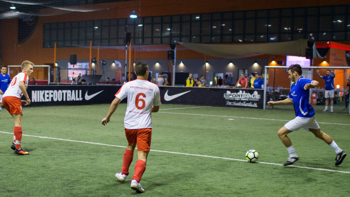 Team Porsche Leipzig gegen Debeka Sachsen, 11. Porsche Leipzig Benefizfußballturnier, 2016, Porsche AG