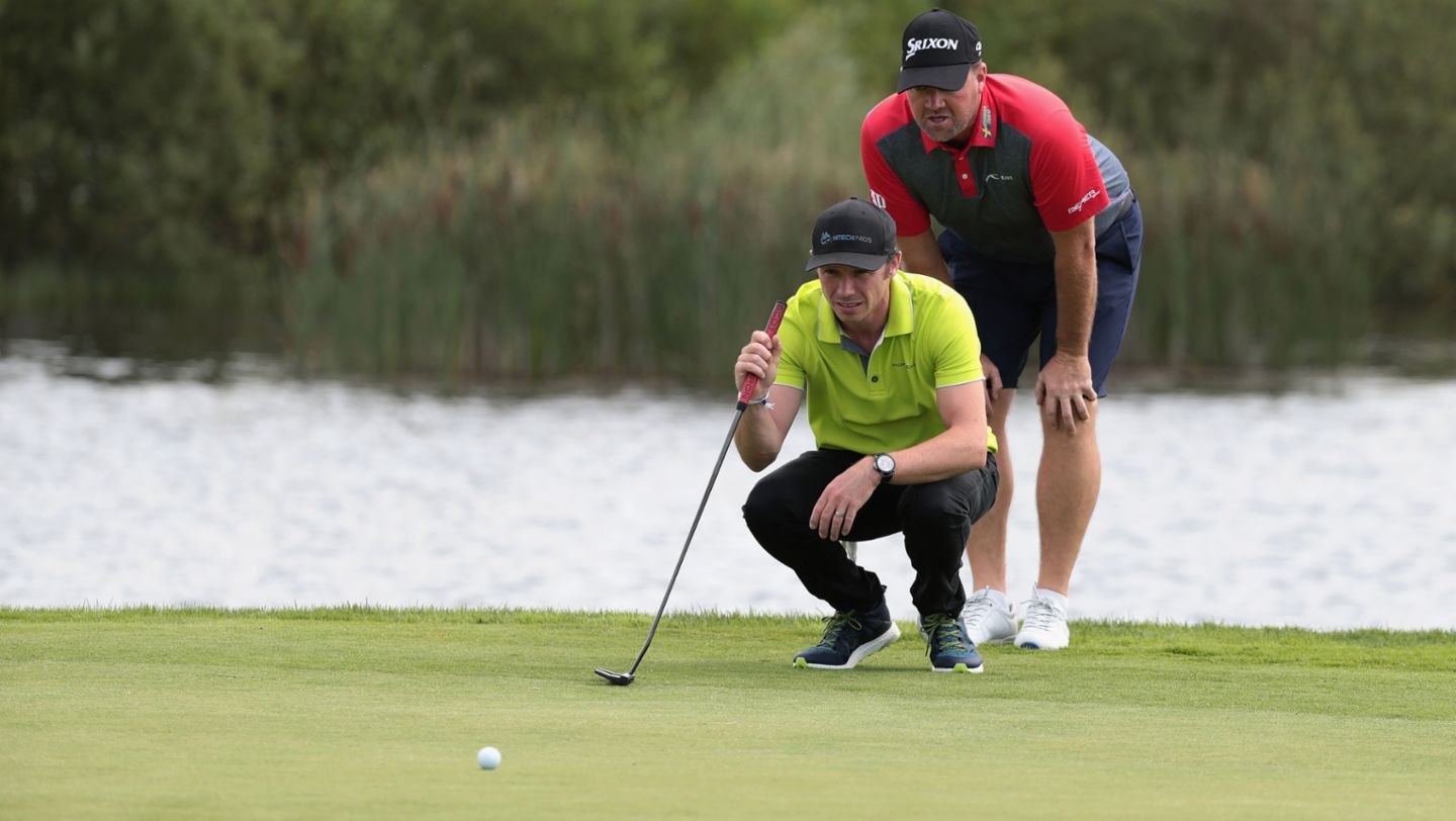 Patrick Pilet, Porsche-Fahrer, Peter Hanson, Golfprofi, l-r, Porsche European Open, Hamburg, 2017, Porsche AG