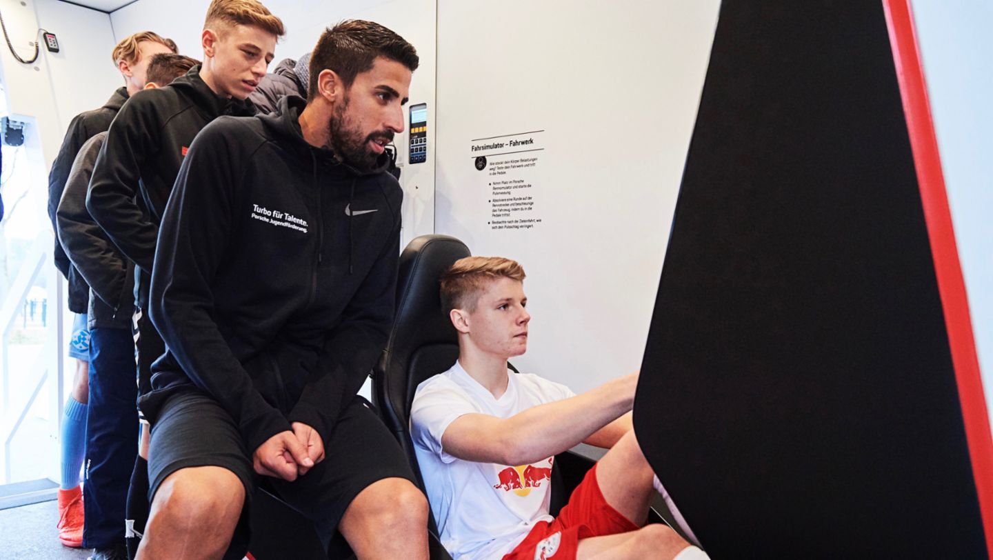 Sami Khedira, 2018, Porsche AG