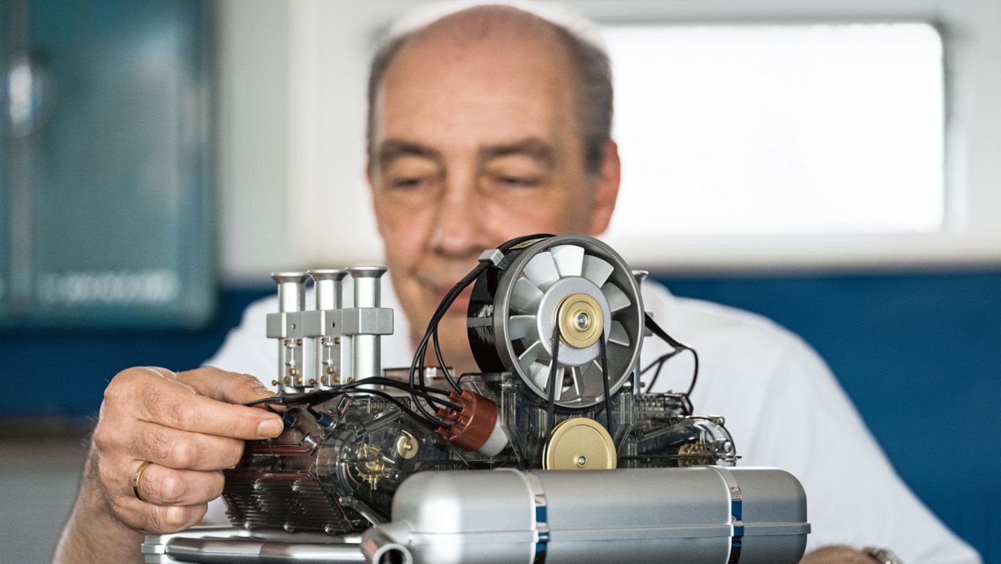 Frank Wessel, 911 motor model kit, 2017, Porsche AG