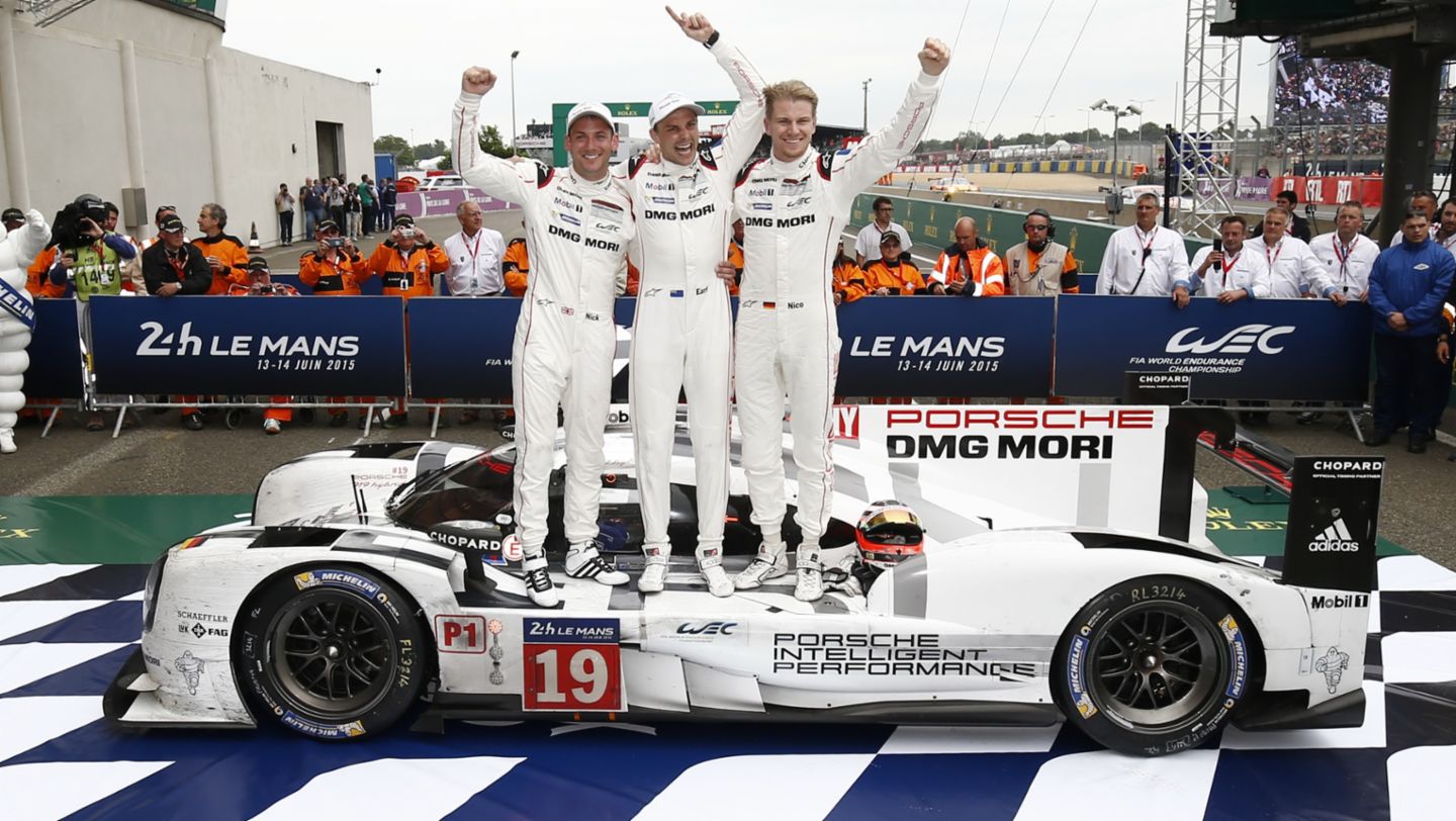 Porsche 919 Hybrid, Porsche Team: l-r Nick Tandy, Earl Bamber, Nico Huelkenberg, 2015, Porsche AG