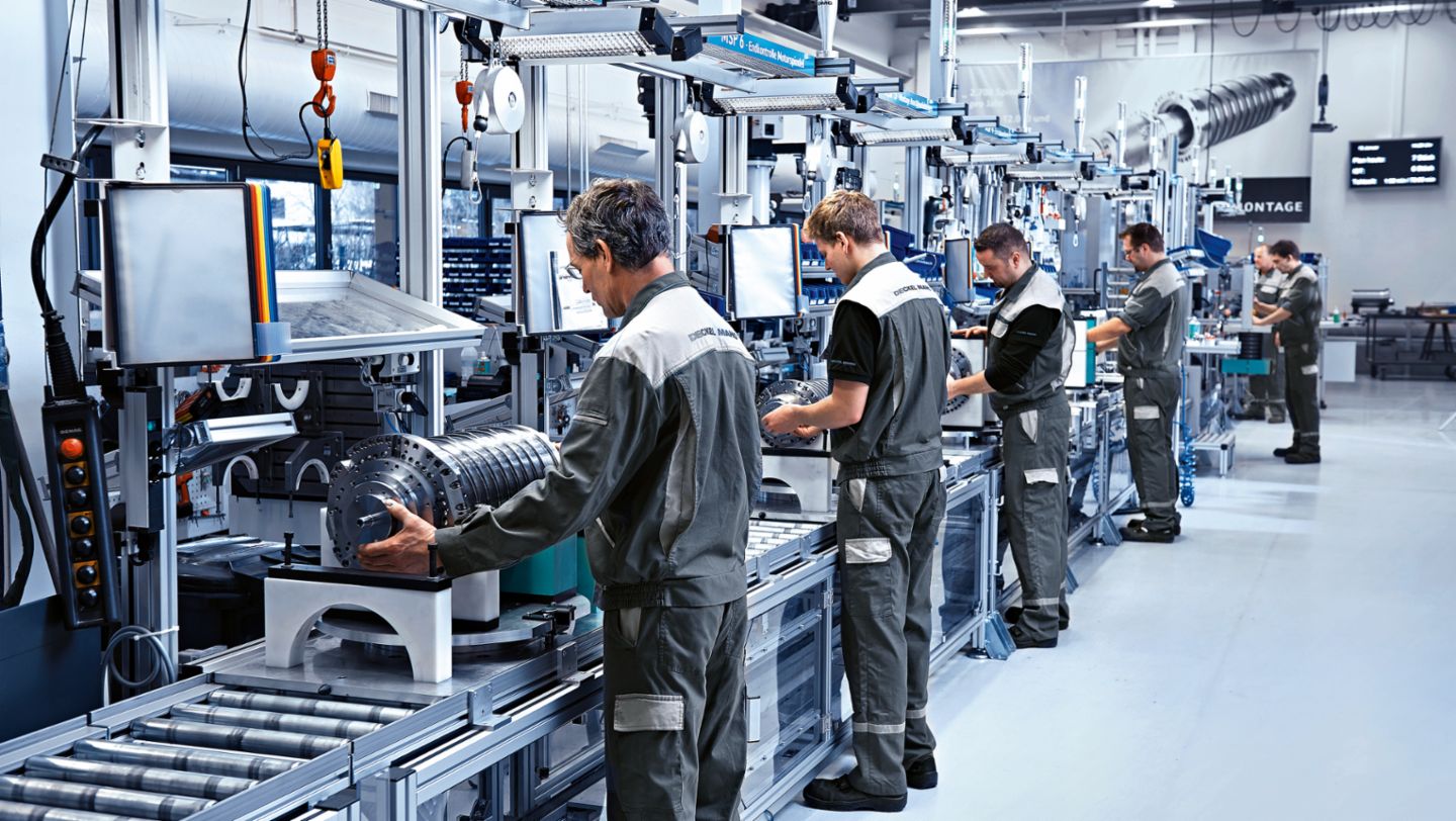 Getaktete Spindelmontage bei DECKEL MAHO in Pfronten (Foto: DMG Mori Seki)