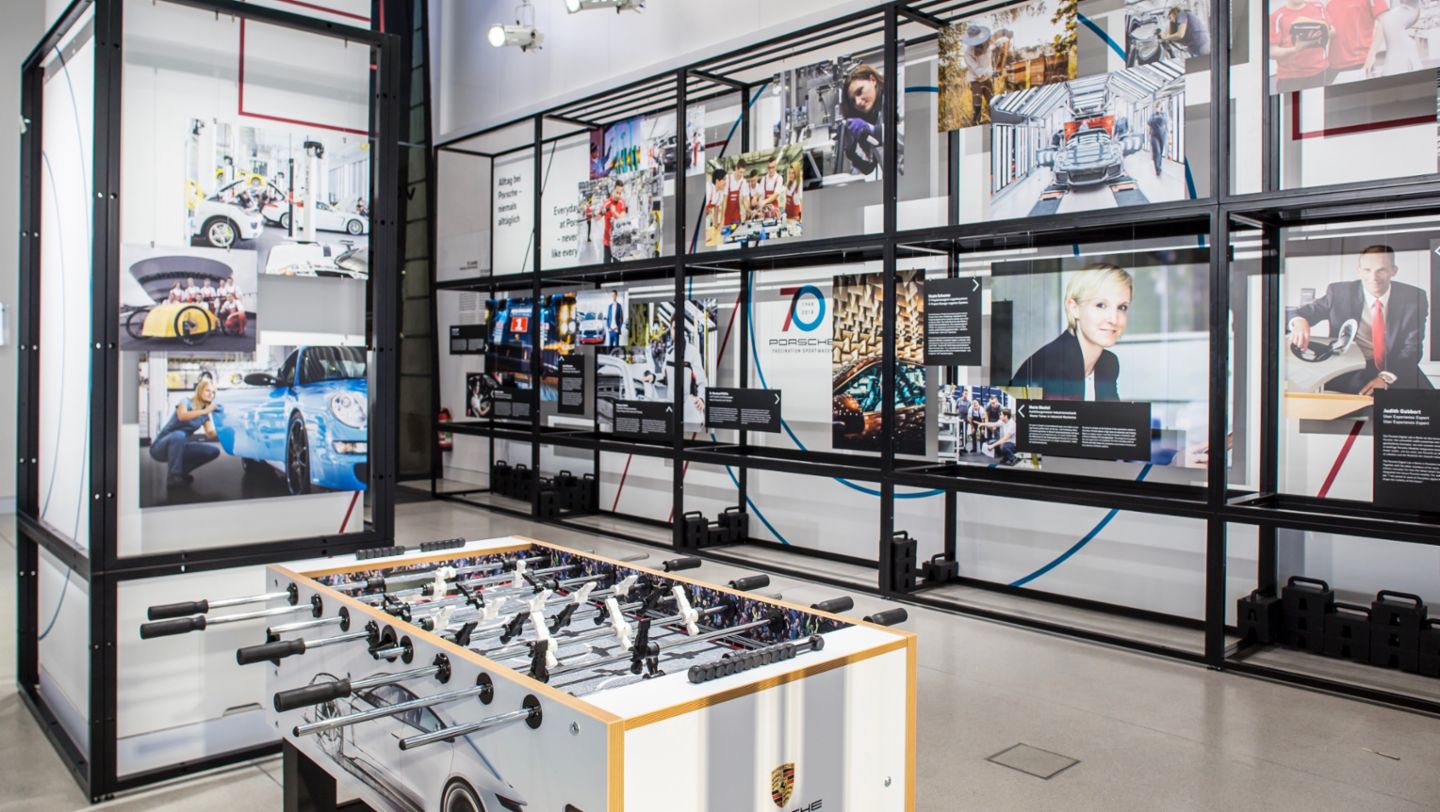 Ausstellung „70 Jahre Porsche Sportwagen“, „DRIVE. Volkswagen Group Forum“, Berlin, 2018, Porsche AG