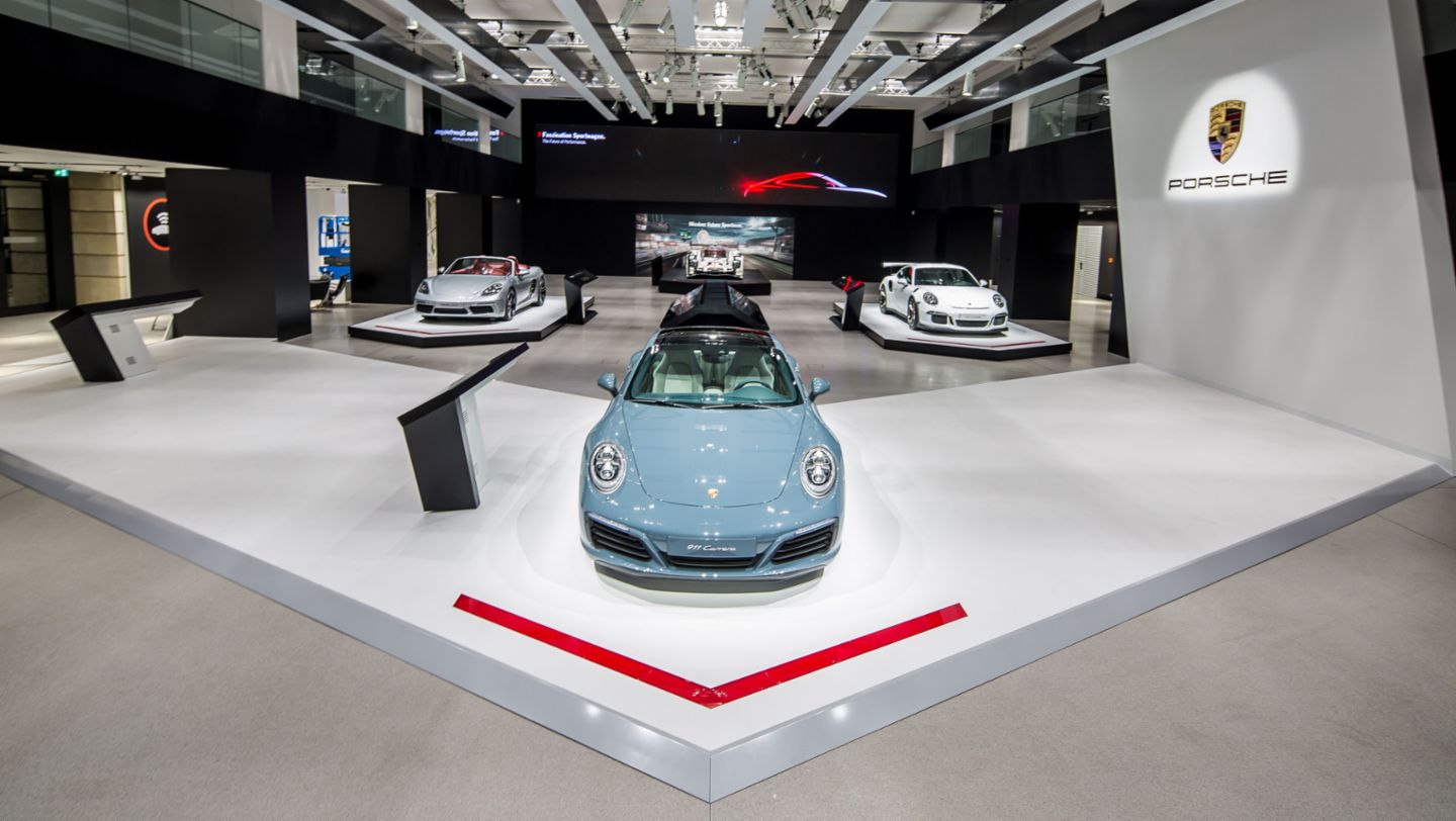 911 Carrera, DRIVE.Volkswagen Group Forum, Berlin, 2016 Porsche AG