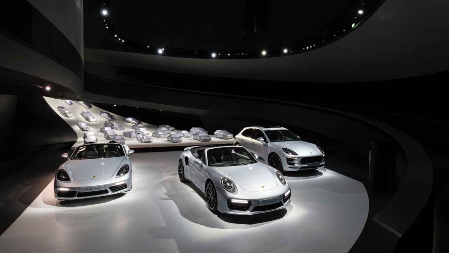 718 Boxster S, 911 Turbo S Cabriolet, Macan GTS, Porsche pavilion, Wolfsburg, 2016, Porsche AG