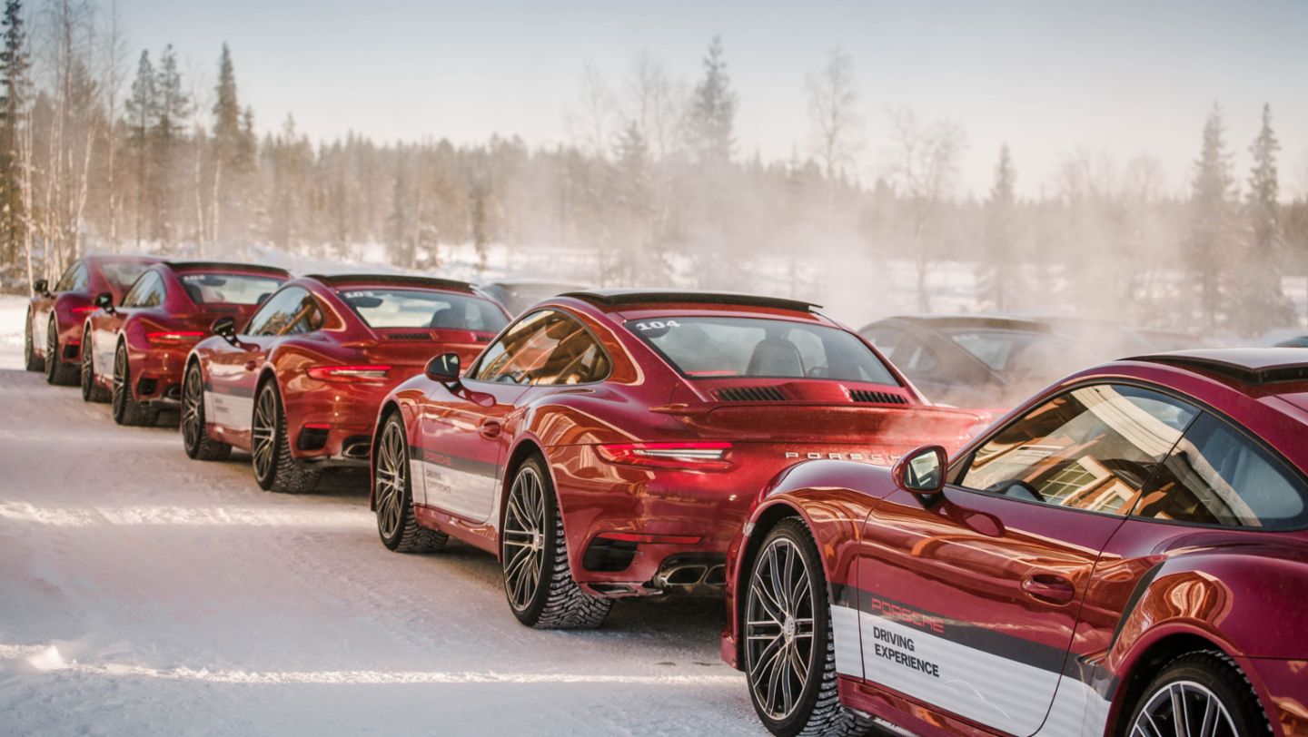 在芬兰Levi举行的保时捷凌驾风雪活动中的911 Turbo
