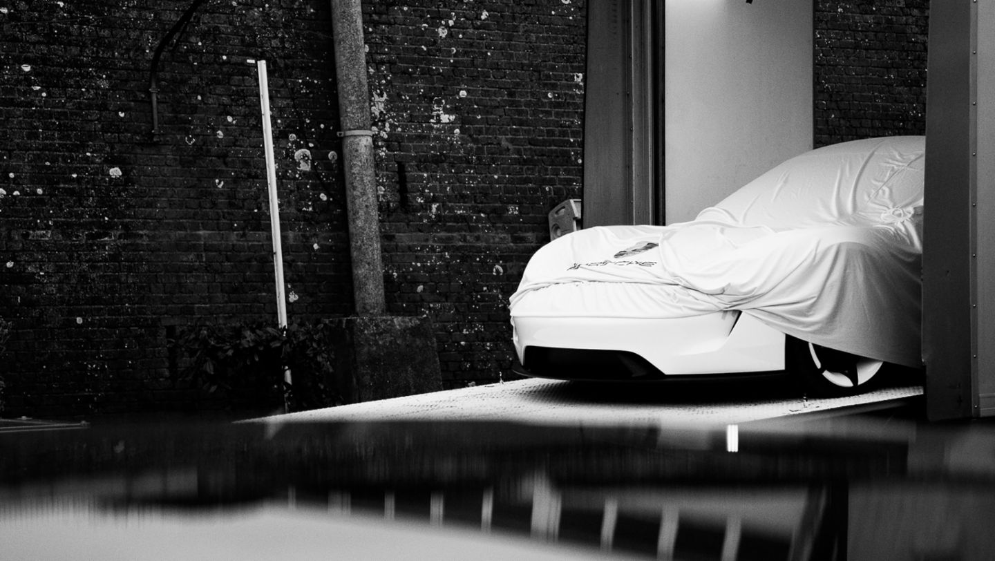 Mission E, shoot with phographer to the stars Peter Lindbergh, Porsche Talent Project, Ault, France, 2018, Porsche AG