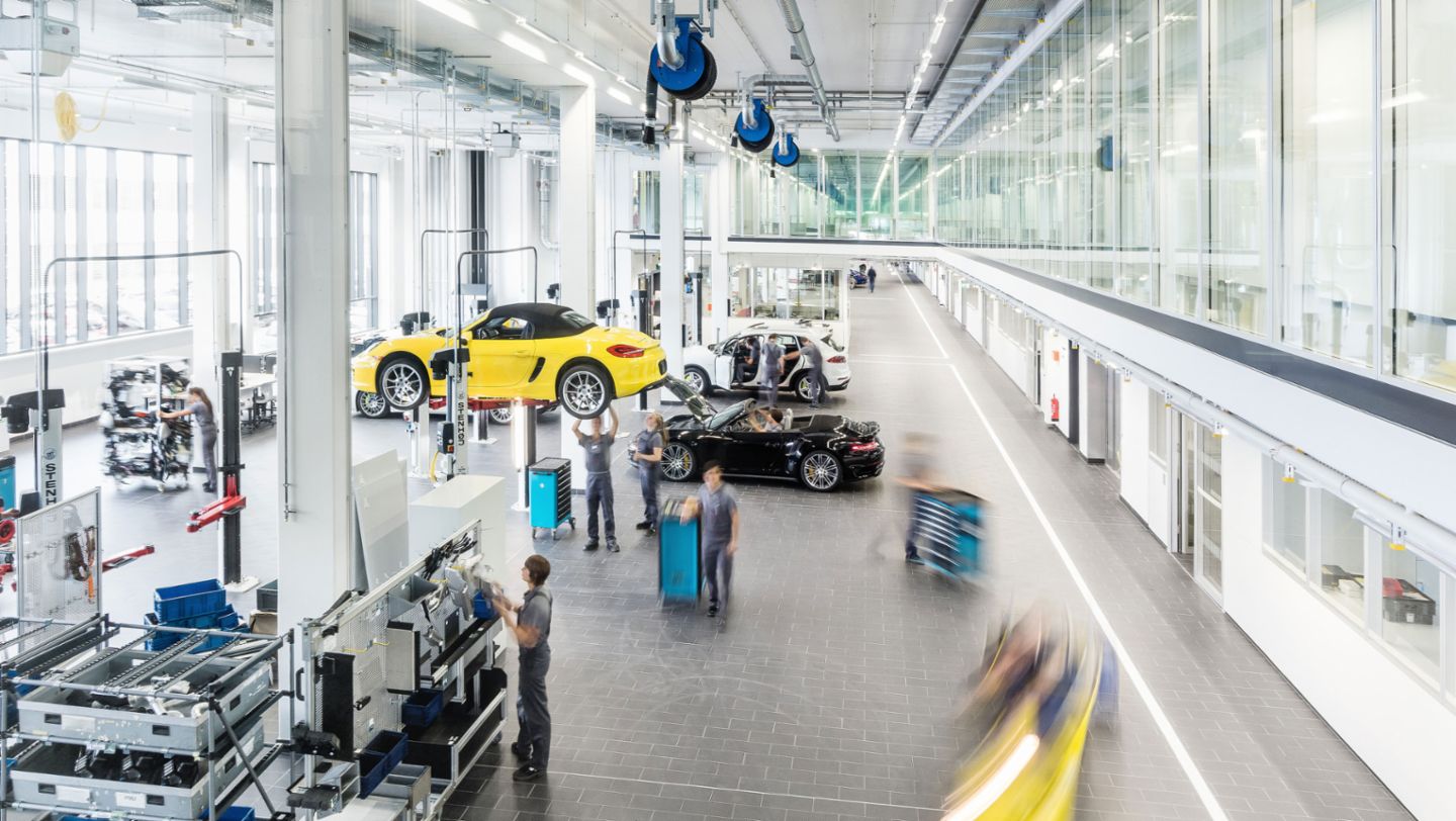 Porsche opens a new training centre Porsche Newsroom
