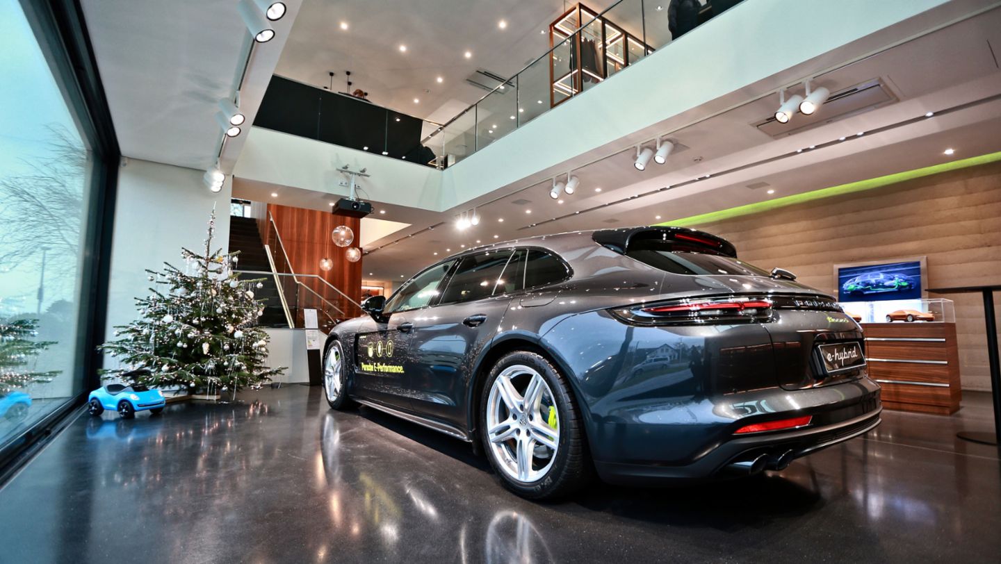 Panamera 4 E-Hybrid Sport Turismo, Eröffnung Photovoltaik Carport, Sylt, 2017, Porsche AG