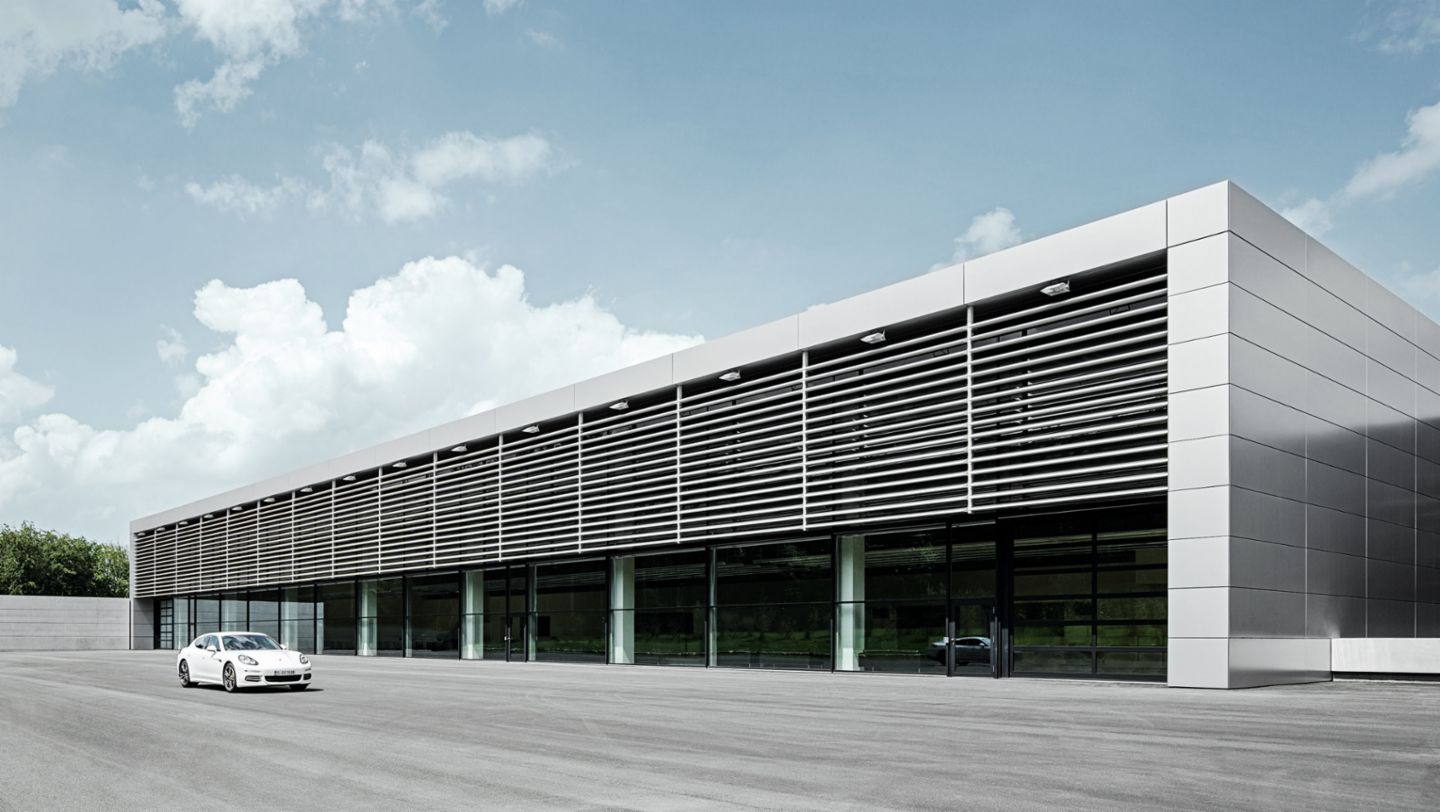 Panamera Turbo S Executive, development Center, Weissach, 2014, Porsche AG