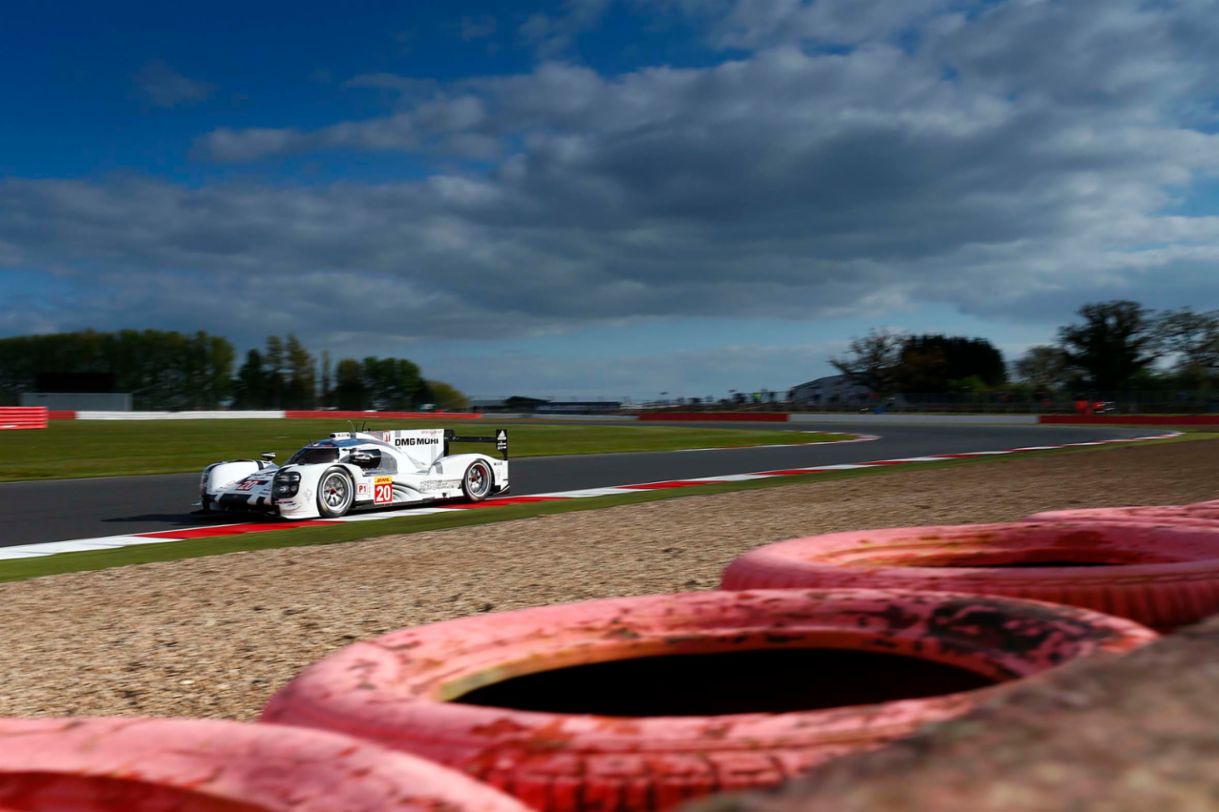 Porsche 919 Hybrid, Porsche Team: Romain Dumas, Neel Jani, Marc Lieb