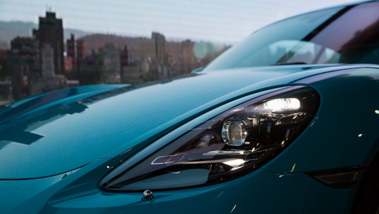  Porsche 718 Cayman