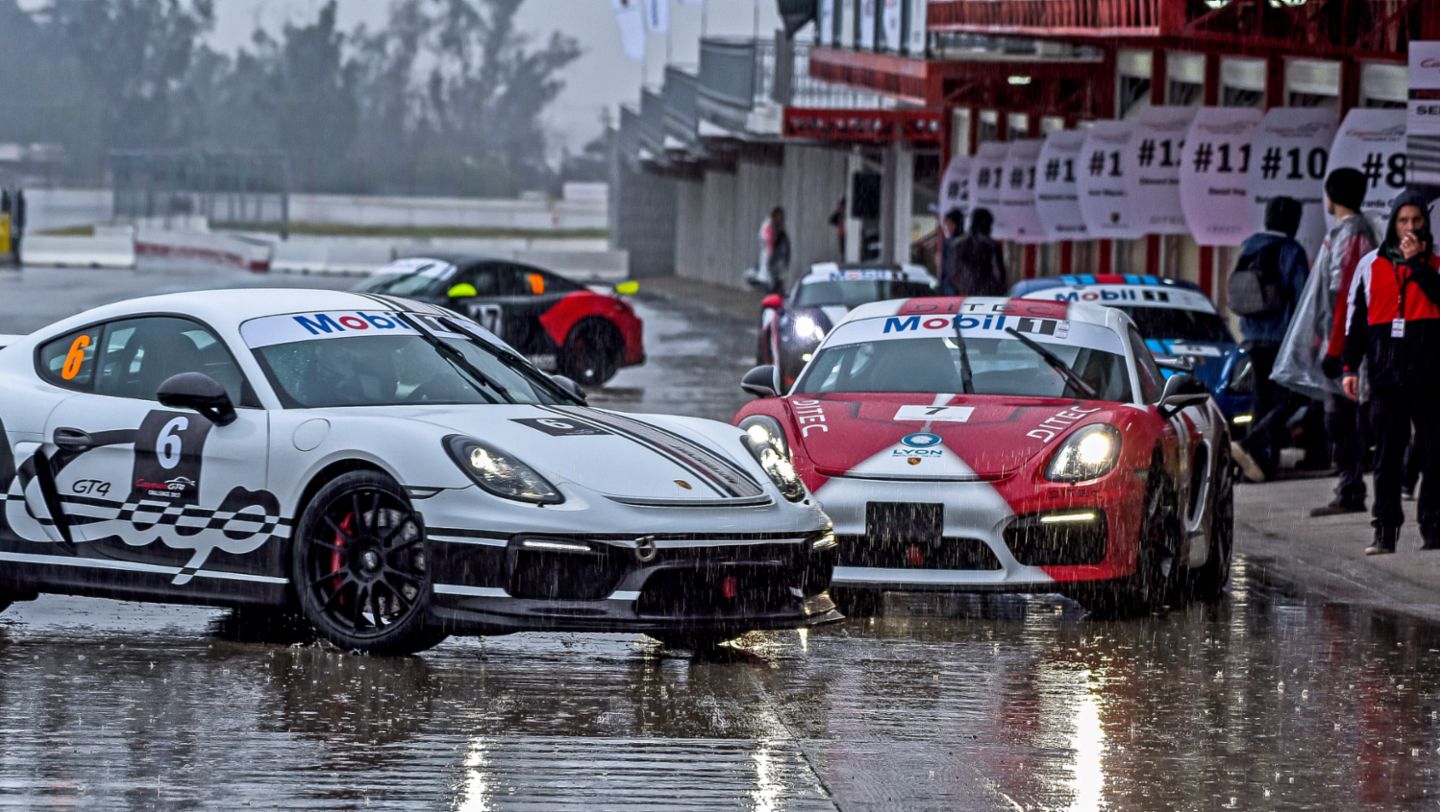 Lluvia obliga a suspender una nueva jornada del Cayman GT4 Challenge