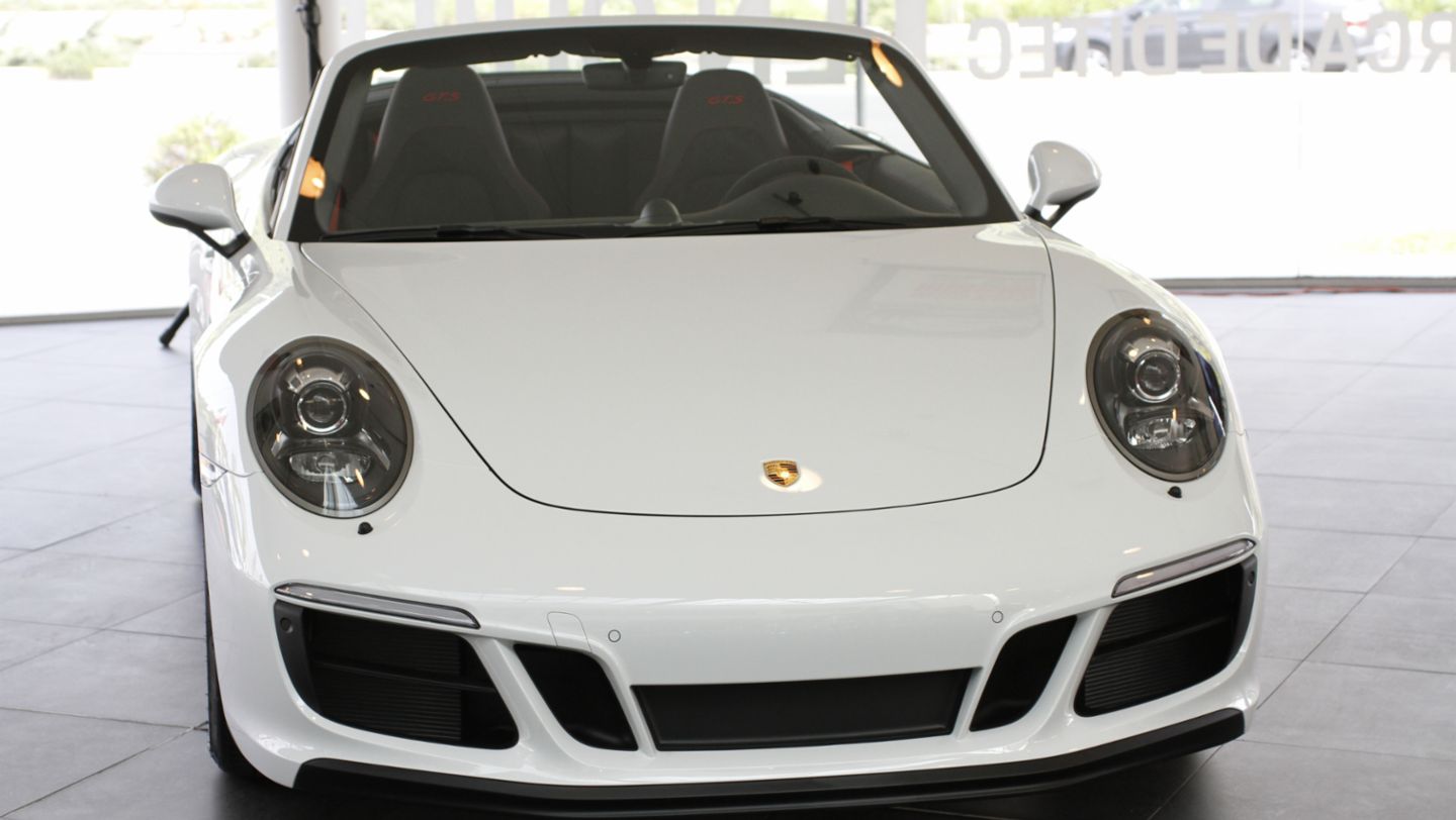 Porsche 911 GTS Cabriolet