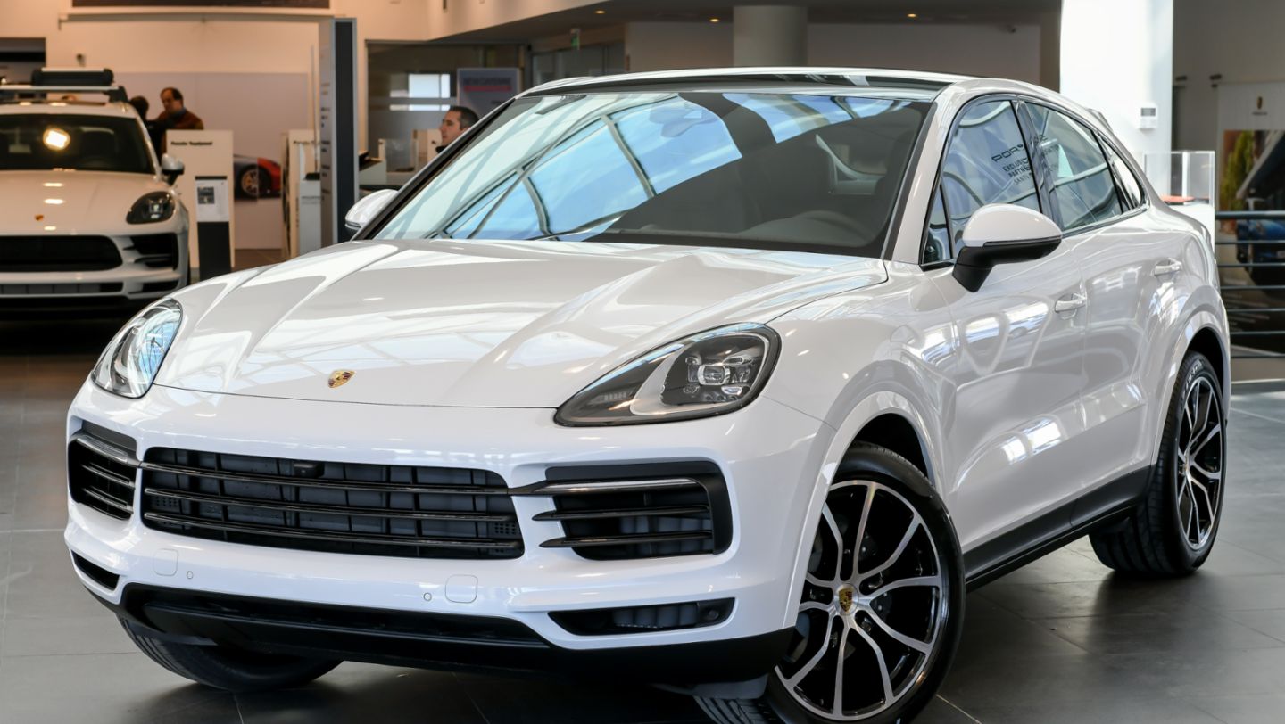 El frontal del Porsche Cayenne Coupé conserva el diseño de Cayenne