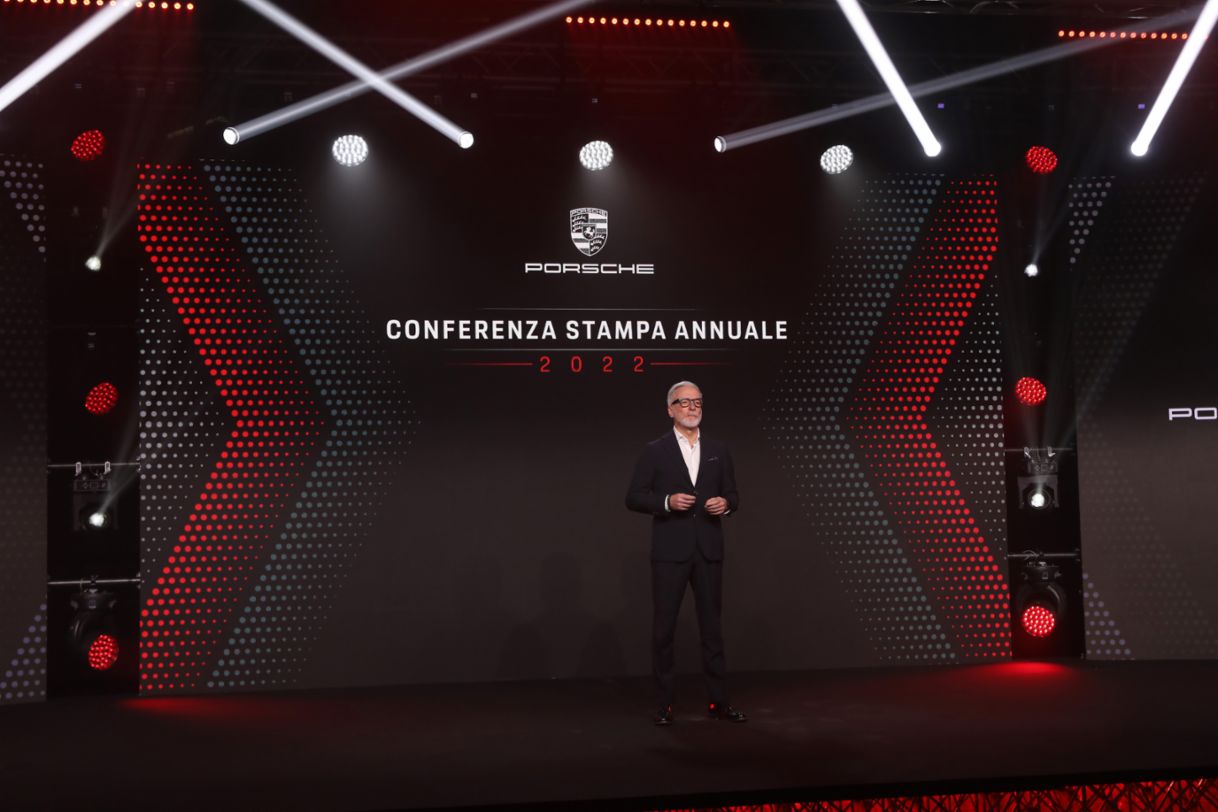 Pietro Innocenti, Amministratore Delegato Porsche Italia, durante la conferenza stampa annuale