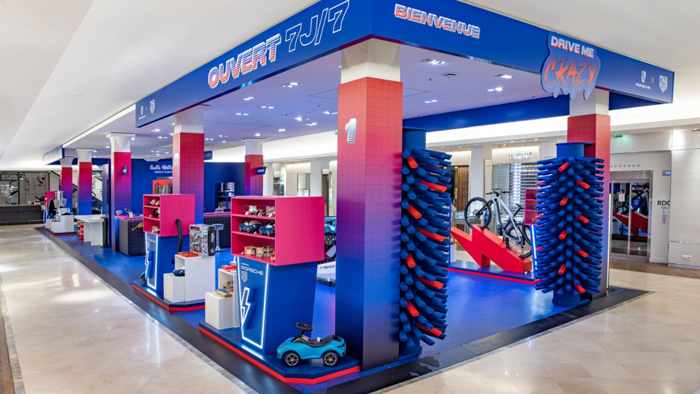 Porsche et TAG Heuer s’associent au Bon Marché Rive Gauche jusqu’au 24 avril 2022