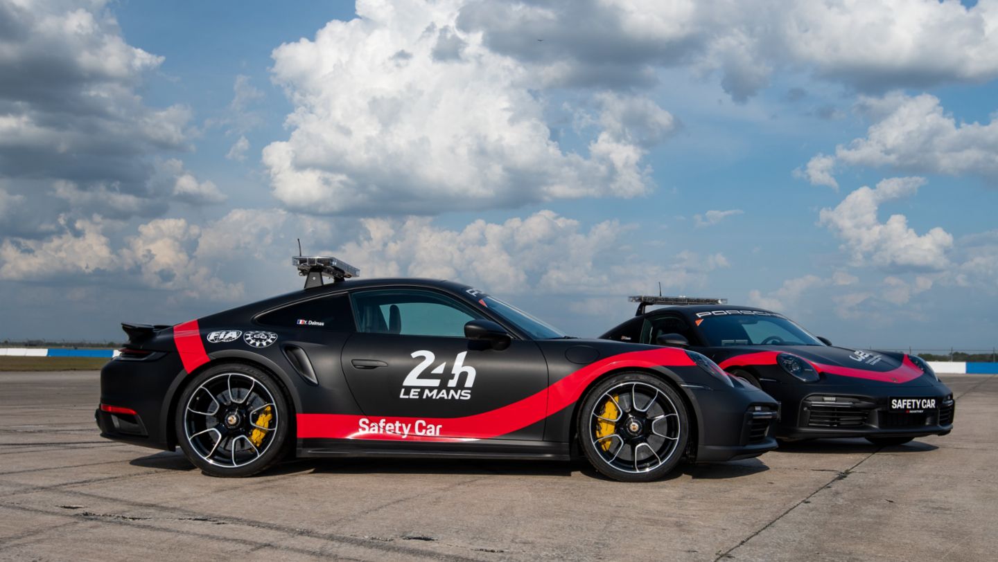 911 Turbo S: New Porsche Safety-Car for the FIA World Endurance Championship inclusive the 24 hours of Le Mans