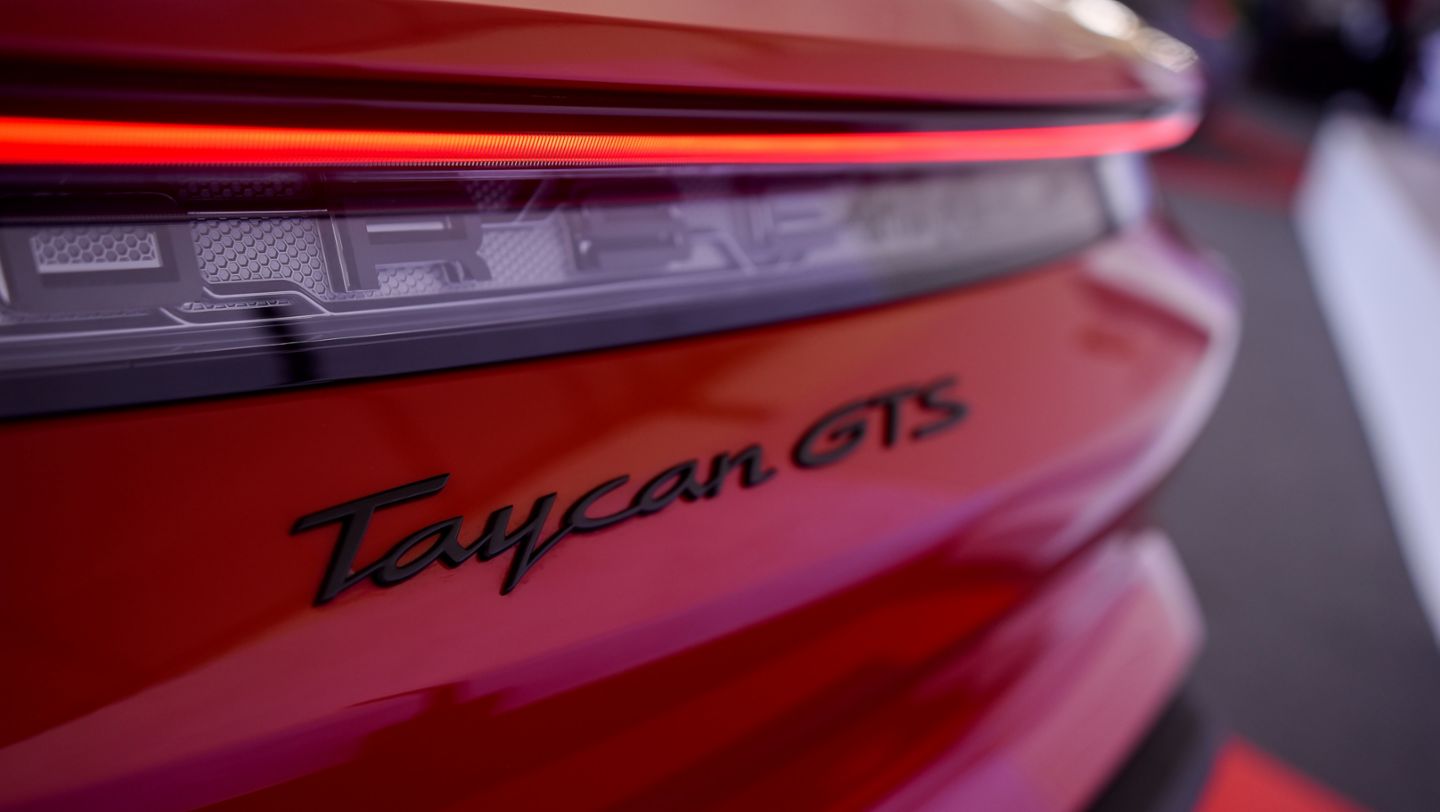 Porsche Taycan GTS.