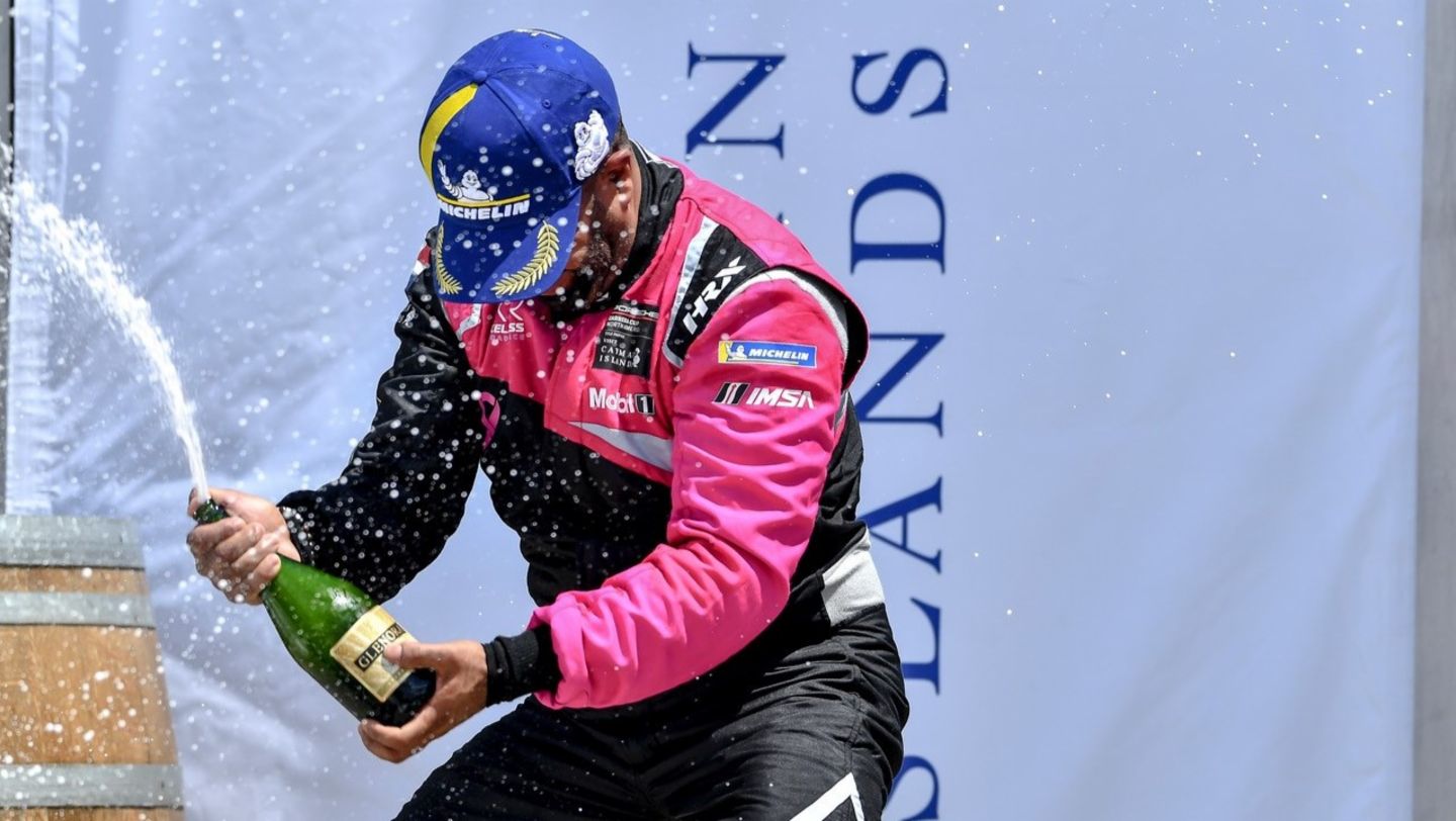 Efrín Castro celebra en Watkins Glen.