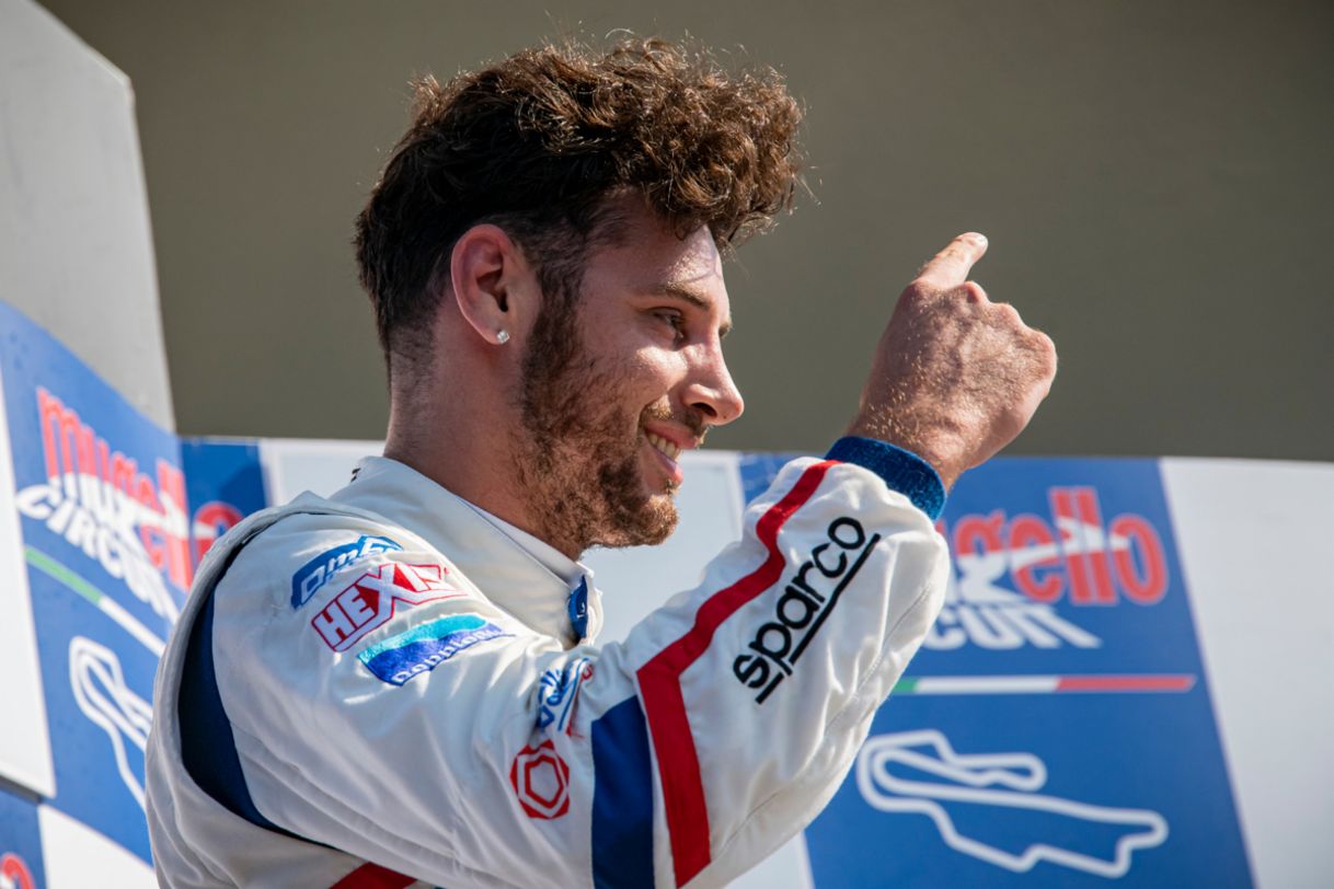 Porsche Carrera Cup Italia_Round 3_Mugello_Quaresmini taglia il traguardo per primo