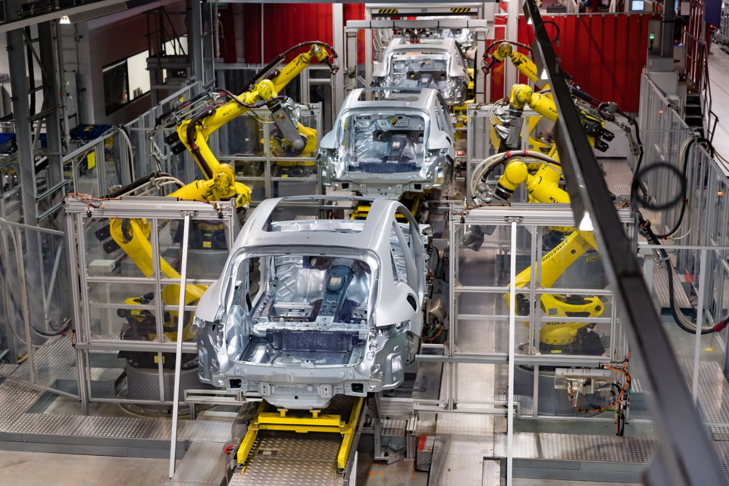 Add-on part line, Macan body assembly, Leipzig, 2019, Porsche Leipzig GmbH