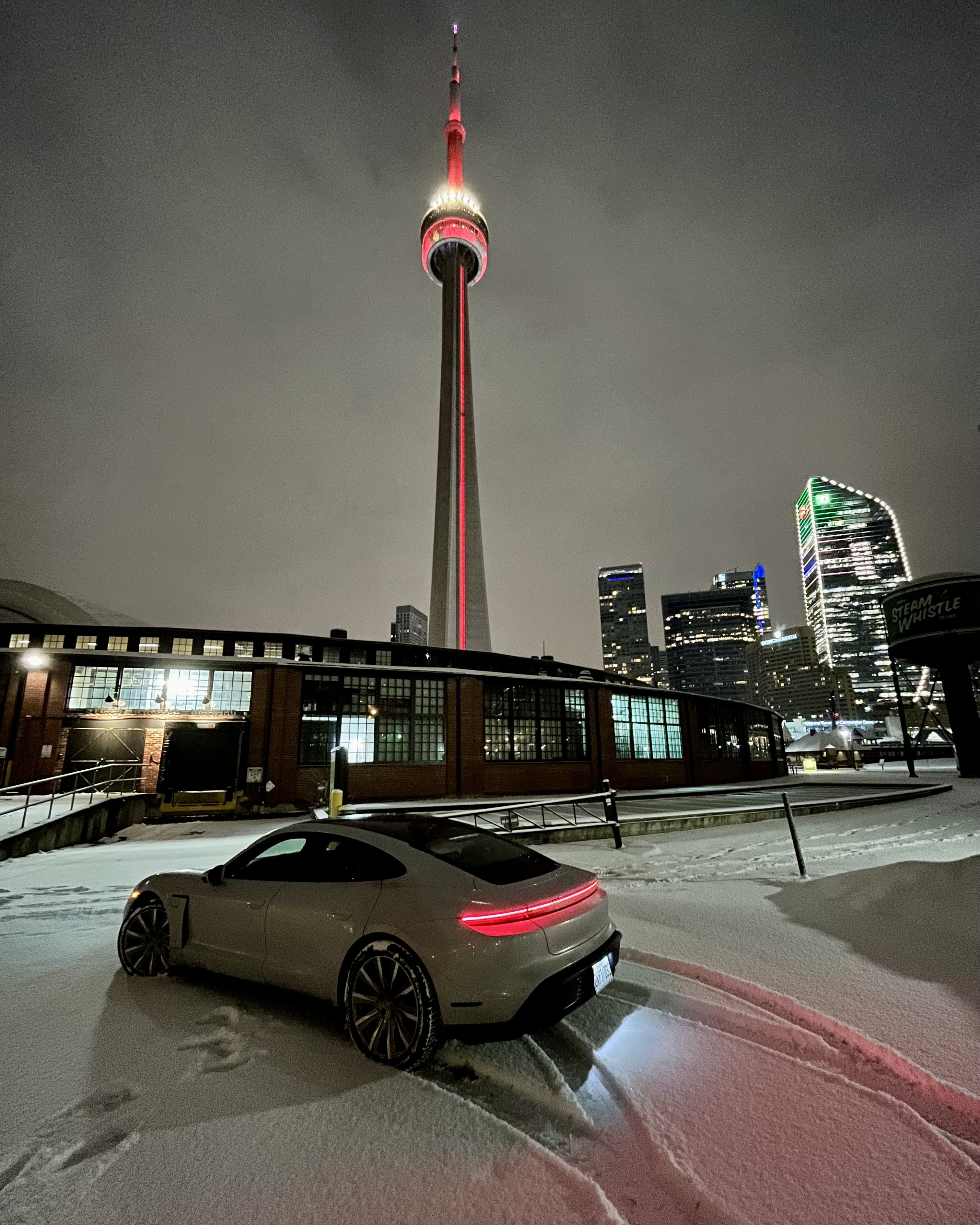 Taycan 4S, Toronto, Canadá, 2025, Porsche AG