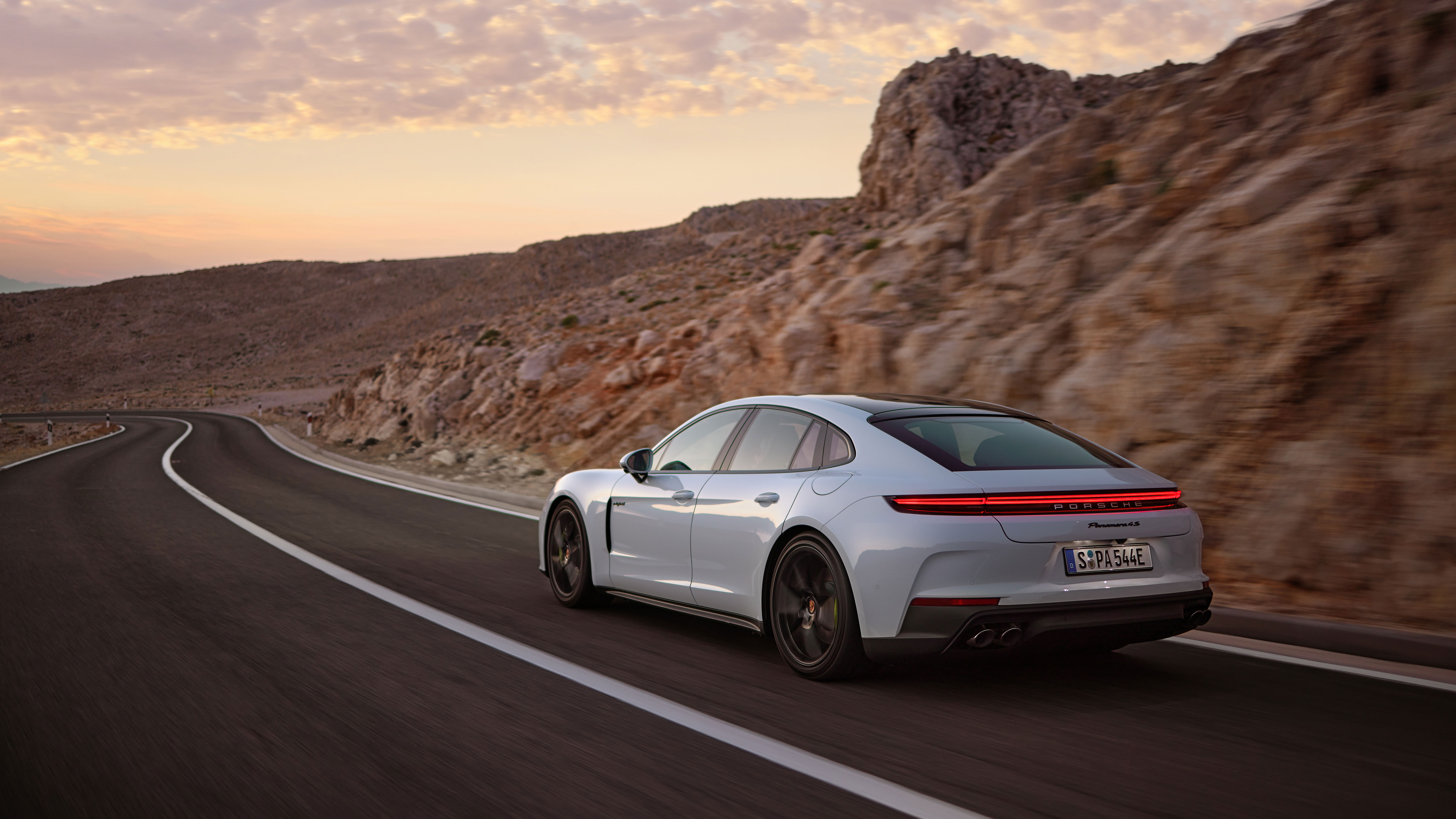 Porsche Pr sente Deux Nouvelles Variantes E Hybrid De La Panamera 