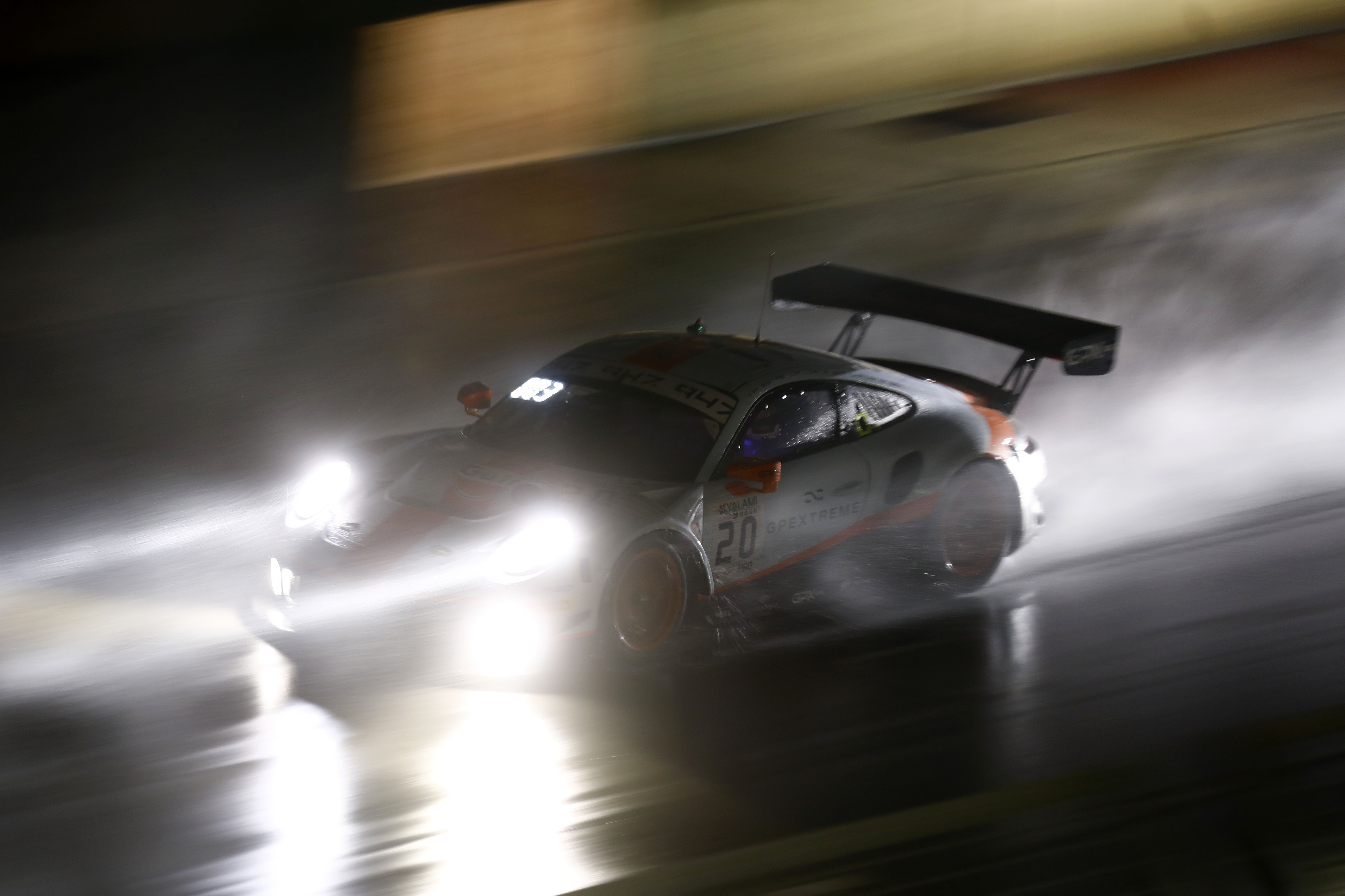 Porsche 911 GT3 R, GPX Racing (20), Kevin Estre (F), Michael Christensen (DK), Richard Lietz (A)