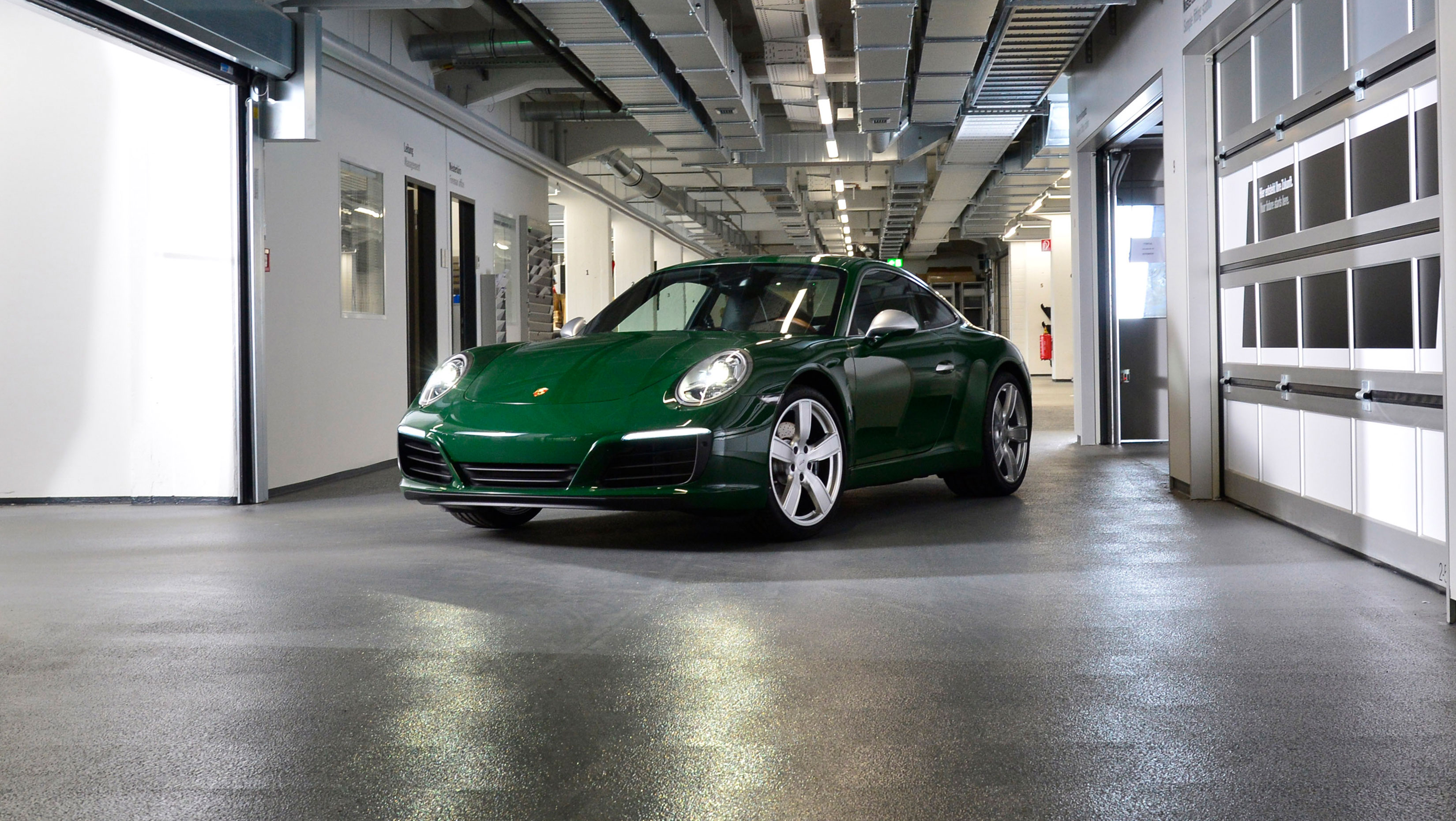 Porsche milestone: One-millionth 911 rolls off the production line ...