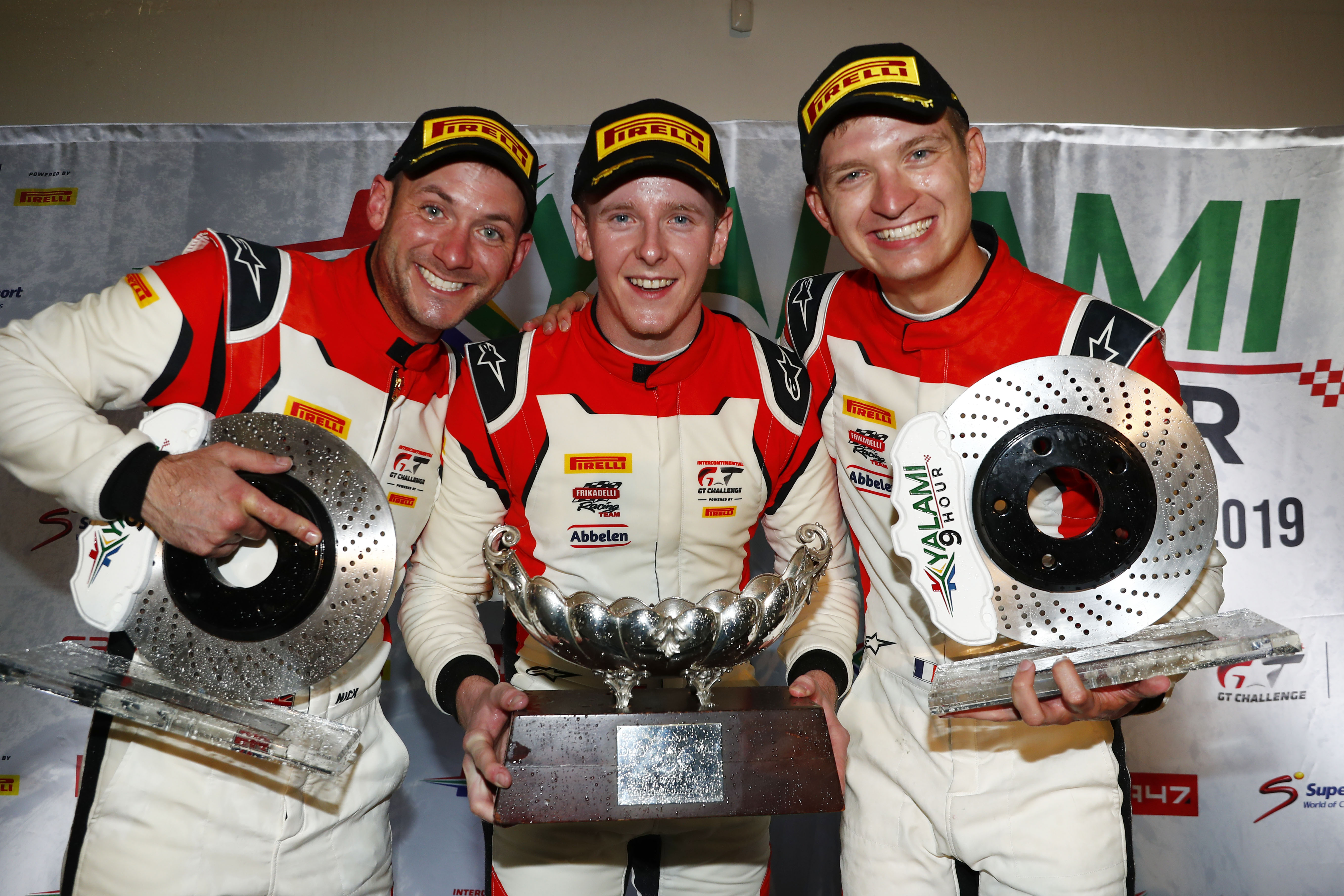 Frikadelli Racing Team (31), Nick Tandy (GB), Dennis Olsen (N), Mathieu Jaminet (F) (l-r)