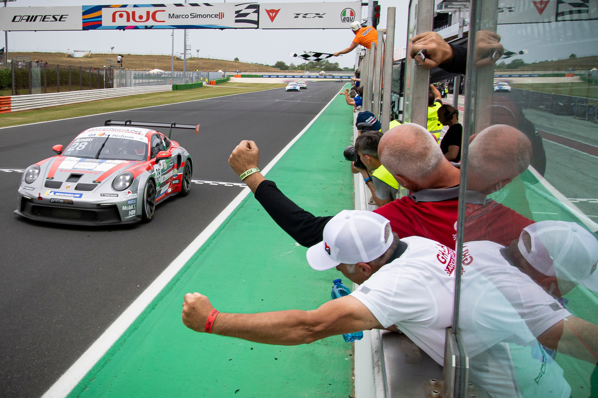 Porsche Carrera Cup Italia, Amati si impone in gara 2 a Misano ...