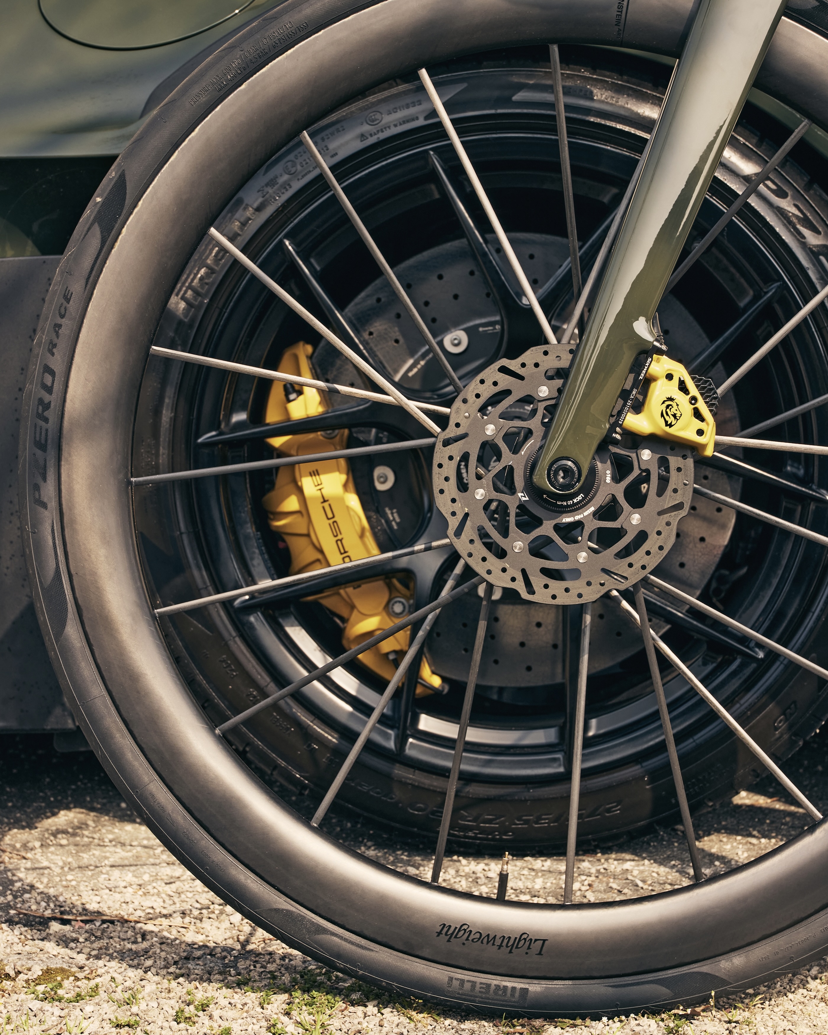 Pneus et jantes de vélo, 2026, Porsche Schweiz AG